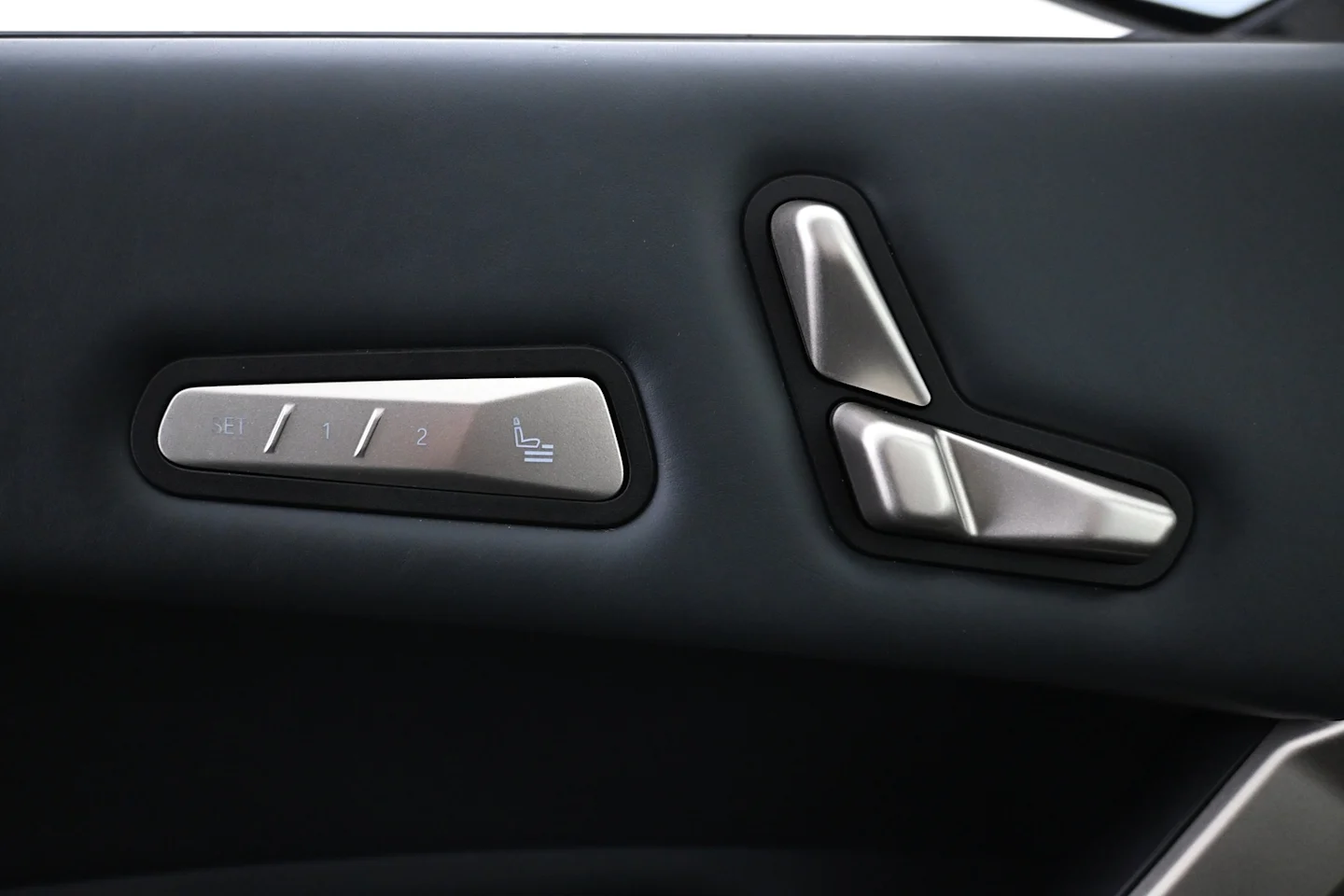 Car Image - 4MZTgLdLMP5NDEuhtI9ymm