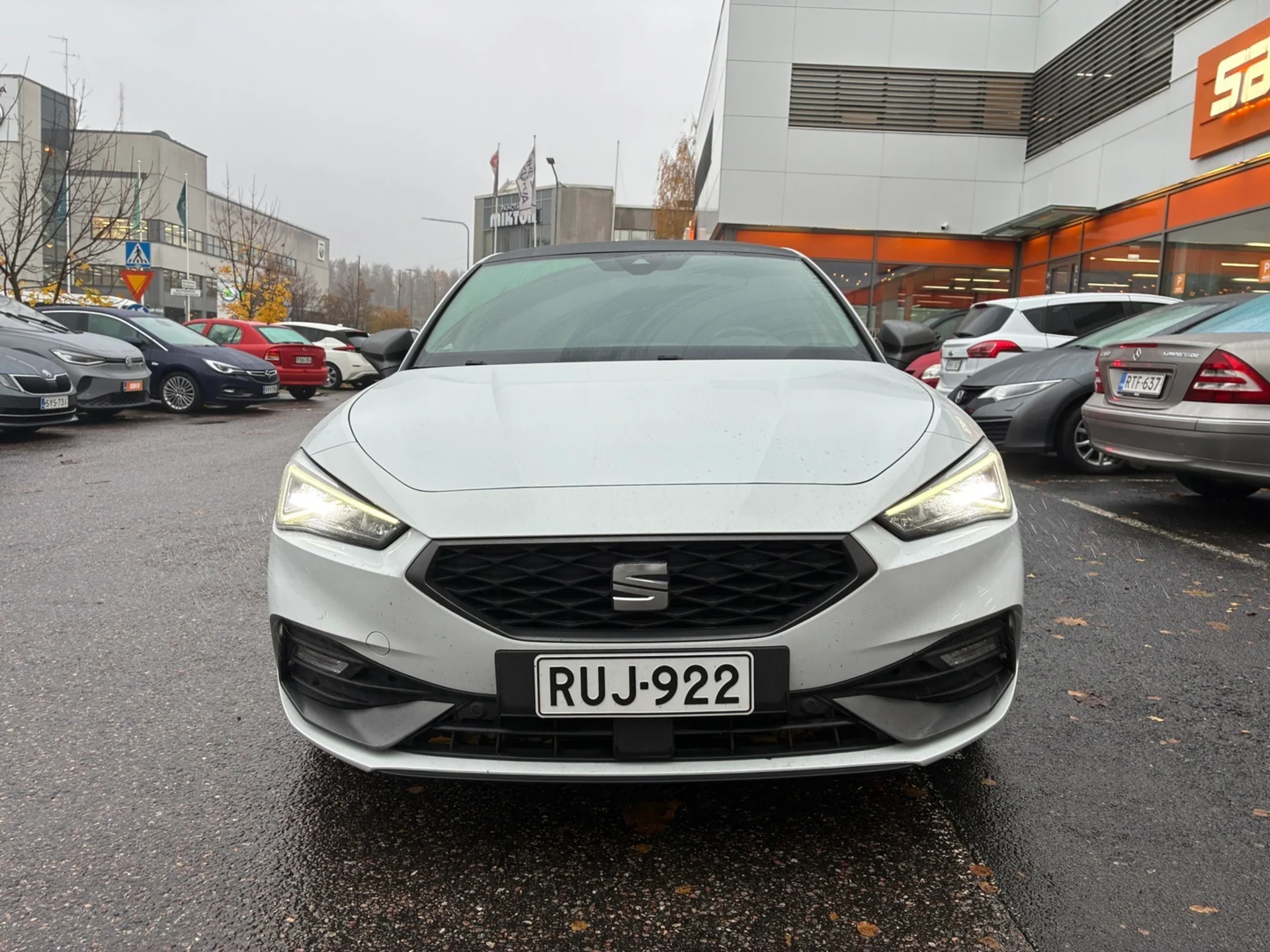 Car Image - 5wdGH658SYCIRsn5O5qF3T