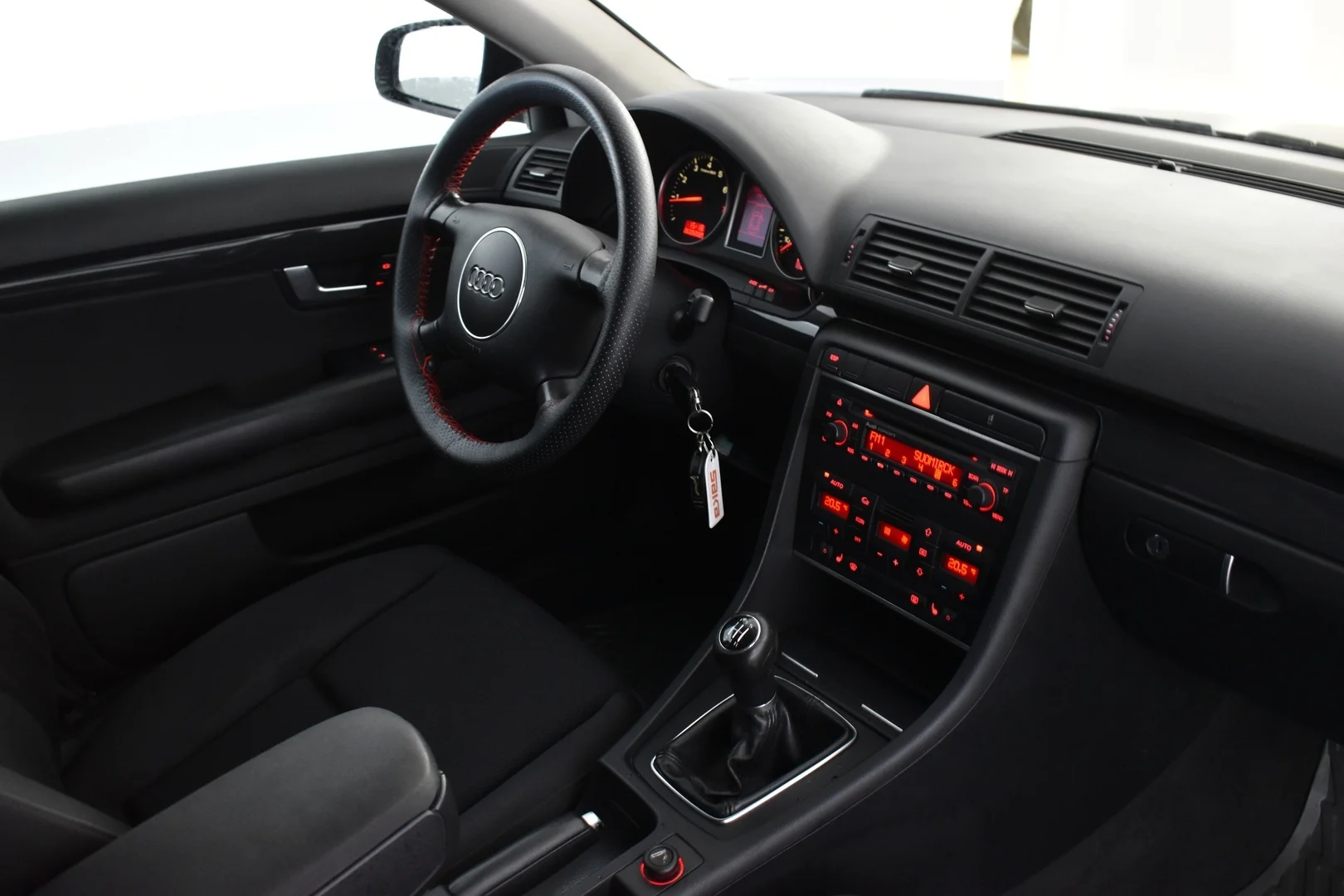 Car Image - 6gLgNEbWQEahkXad9AzTEZ