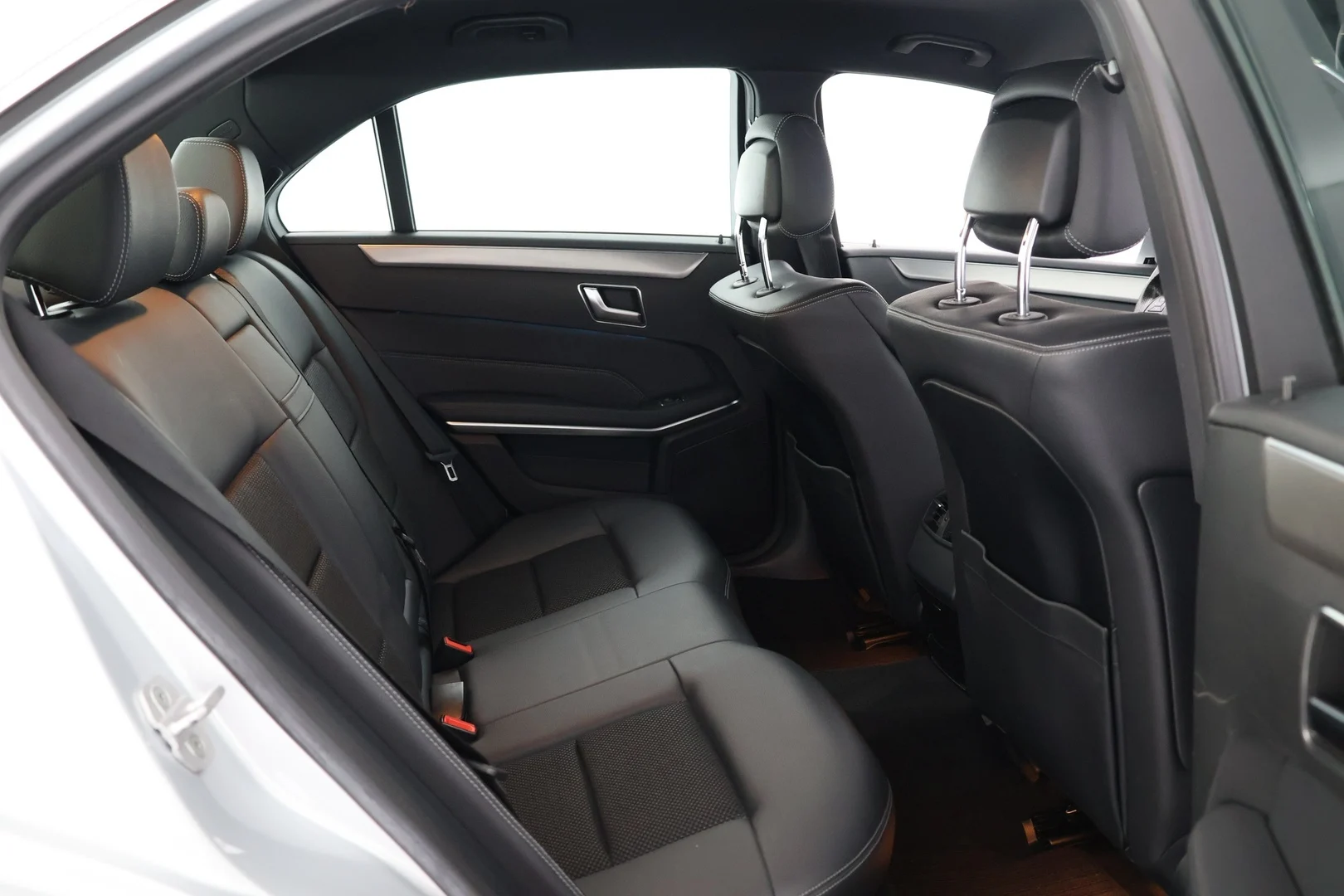 Car Image - 41RYYSKXCSyYAAV9ew97XX