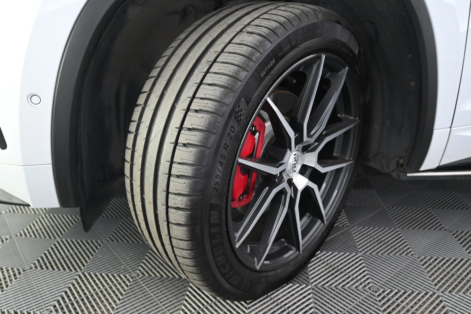 Car Image - 1lgOXsAKYKM1xOmFq3Tg5b