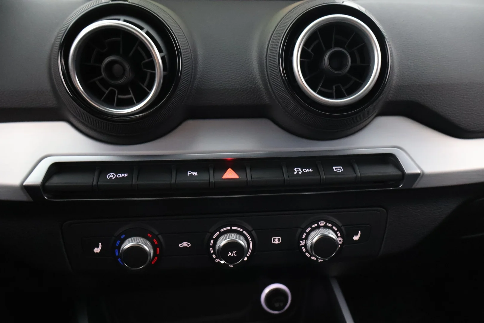 Car Image - 62SfnMIfCj7ZRq1pYeAjZO