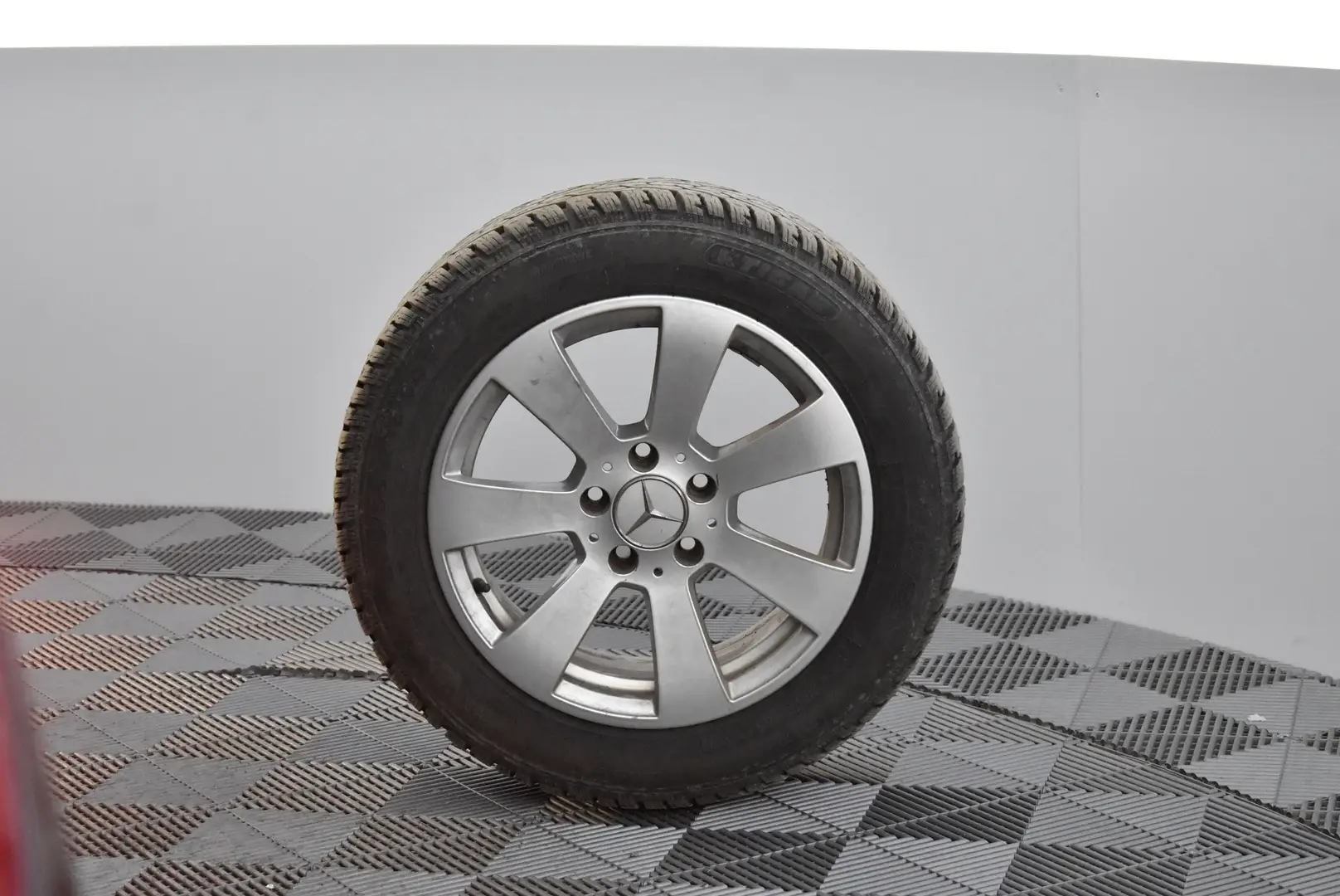 Car Image - 9pnsRtMAwZ7pae1Lvy67s