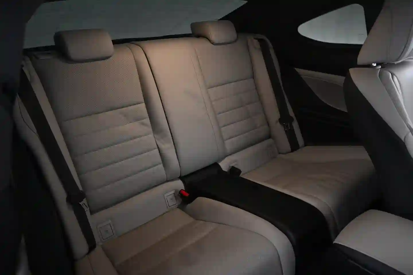 Car Image - 6kVA6FvrVDqAYJcdq6CEG1
