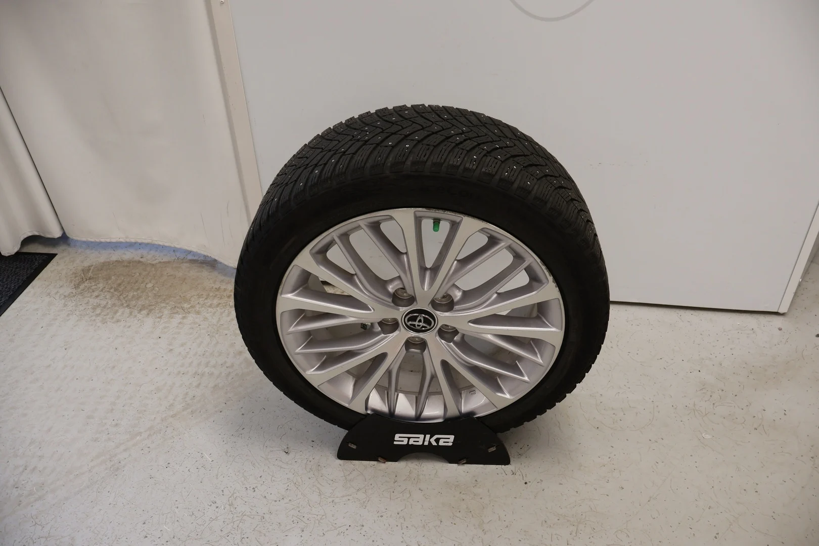 Car Image - 6AvWSdzyuTszrPgESktMIo