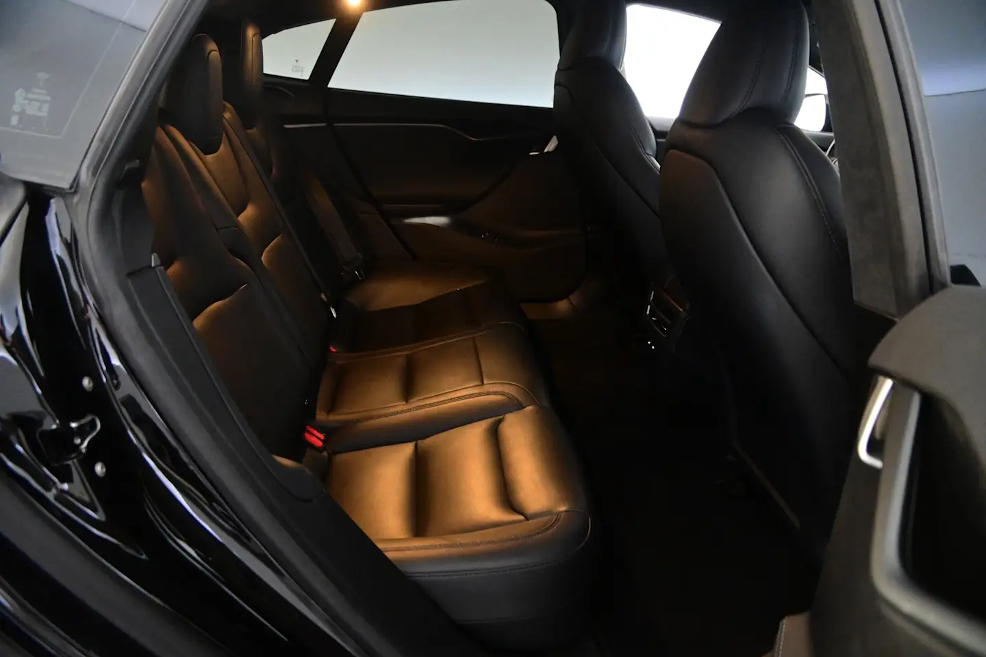 Car Image - 5LjNWqnC8HcoyzKTKqEe6X