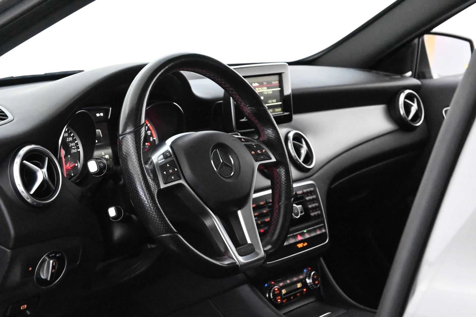 Car Image - 3rt8b3eRRXNYxErFpXqVl