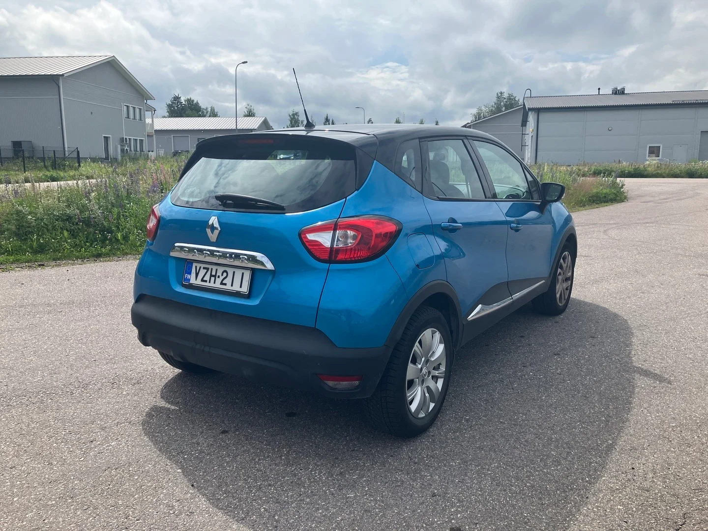 Car Image - 1vskVX4mOLvuYUTHyLaGrK