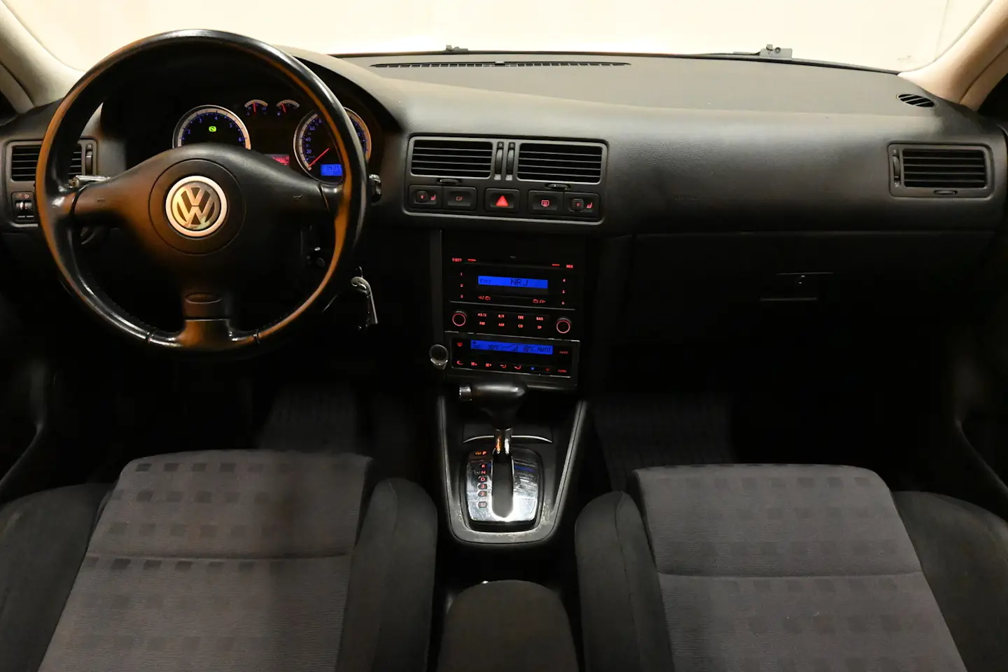 Car Image - nknZXcuqDu3u2kQLBkiny