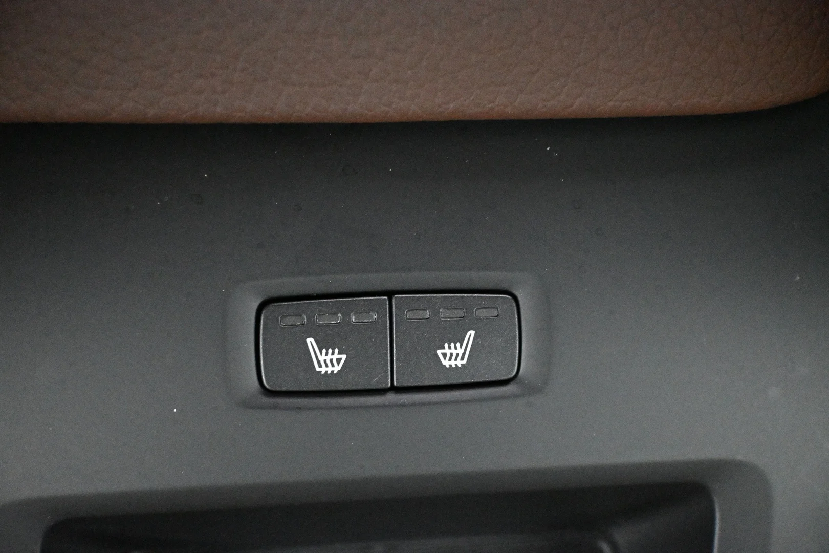 Car Image - 1MlQn8DsFCXD1x4hMzlZZk
