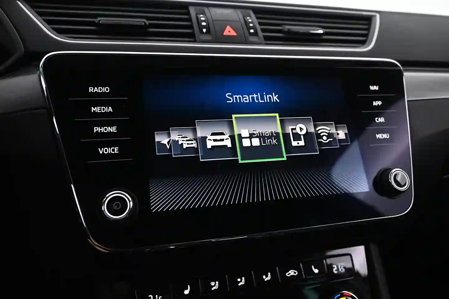 Car Image - 6ZrFRFYFGNBPKJ3rYwrZNL