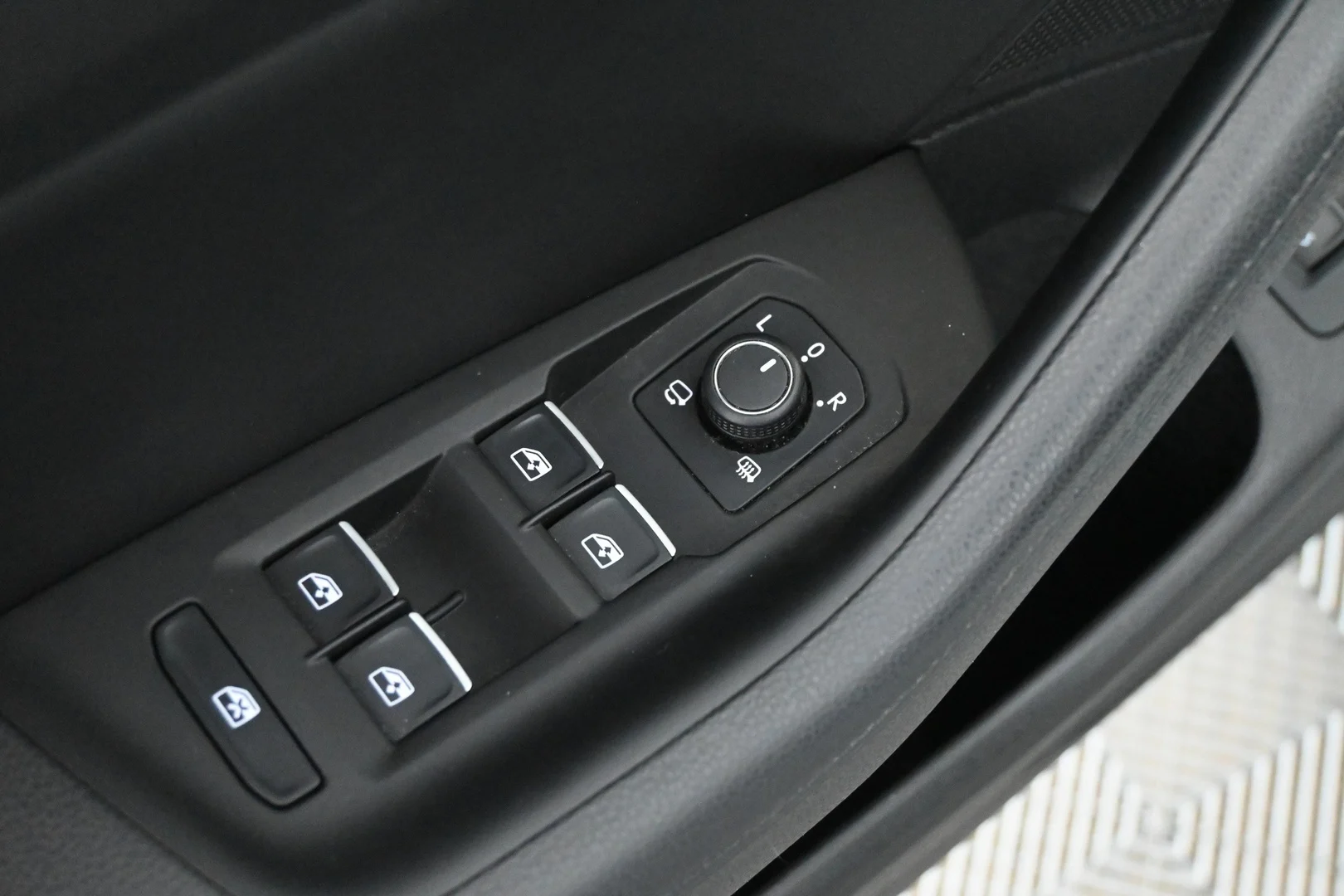 Car Image - 2WJoeuOWrHxXrP6cZvWf55
