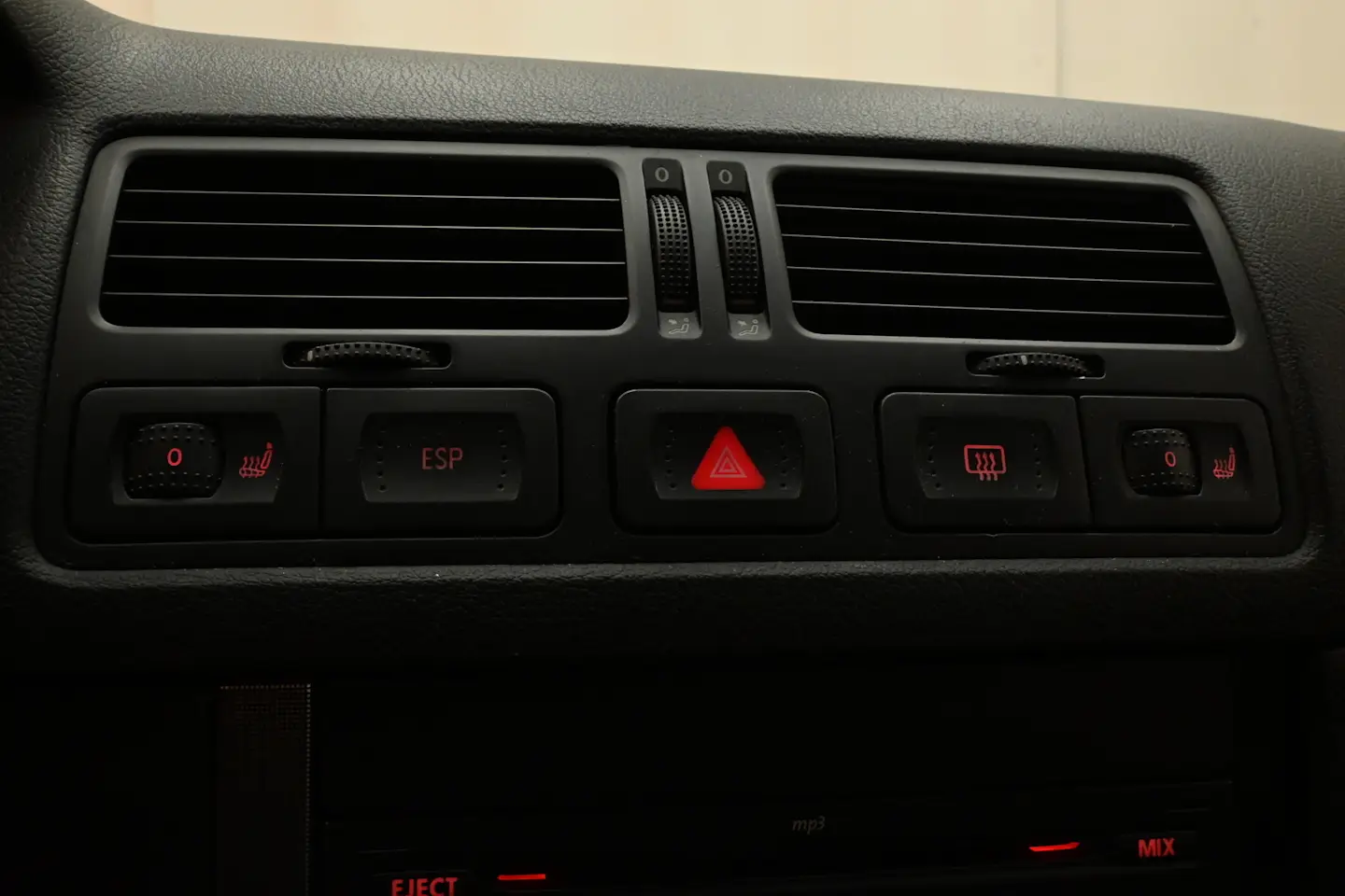 Car Image - nknZXcuqDu3u2kQLBkiny