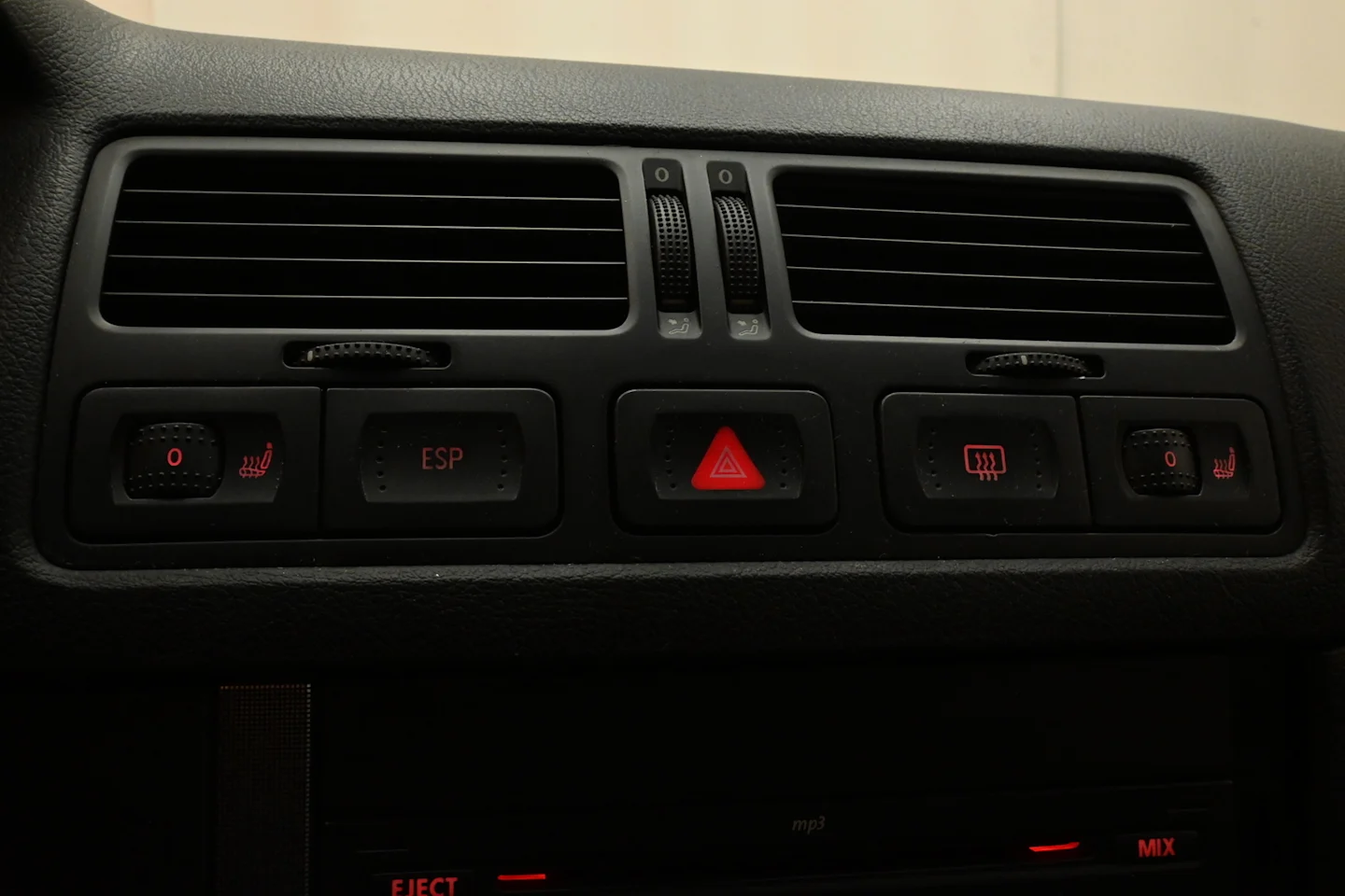 Car Image - nknZXcuqDu3u2kQLBkiny