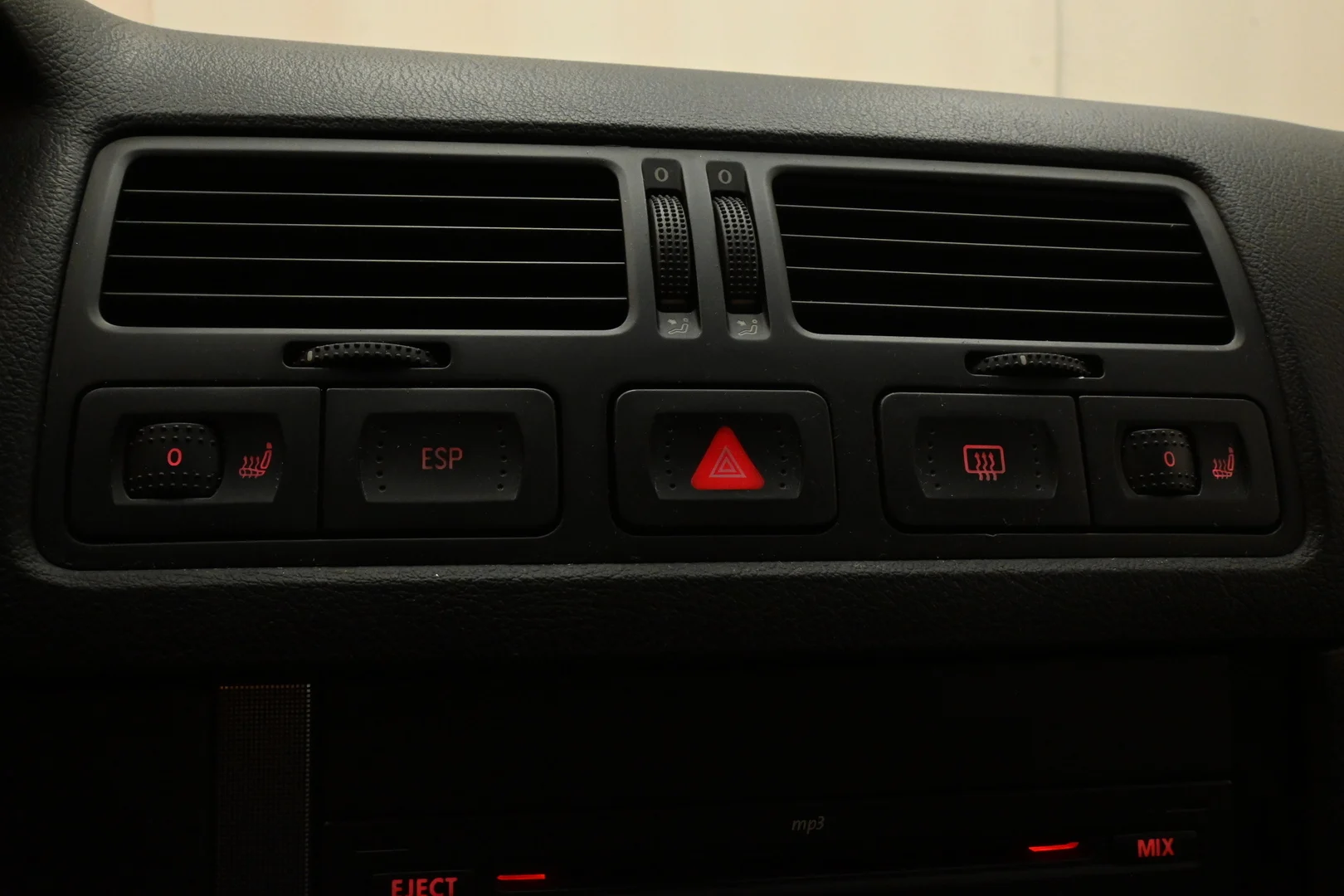 Car Image - nknZXcuqDu3u2kQLBkiny