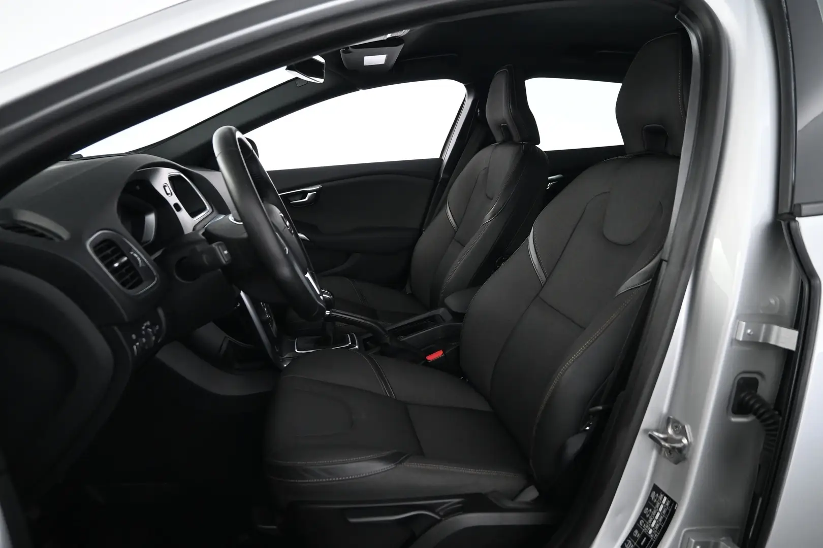 Car Image - K0ThCcFakw1bvtC0641qJ