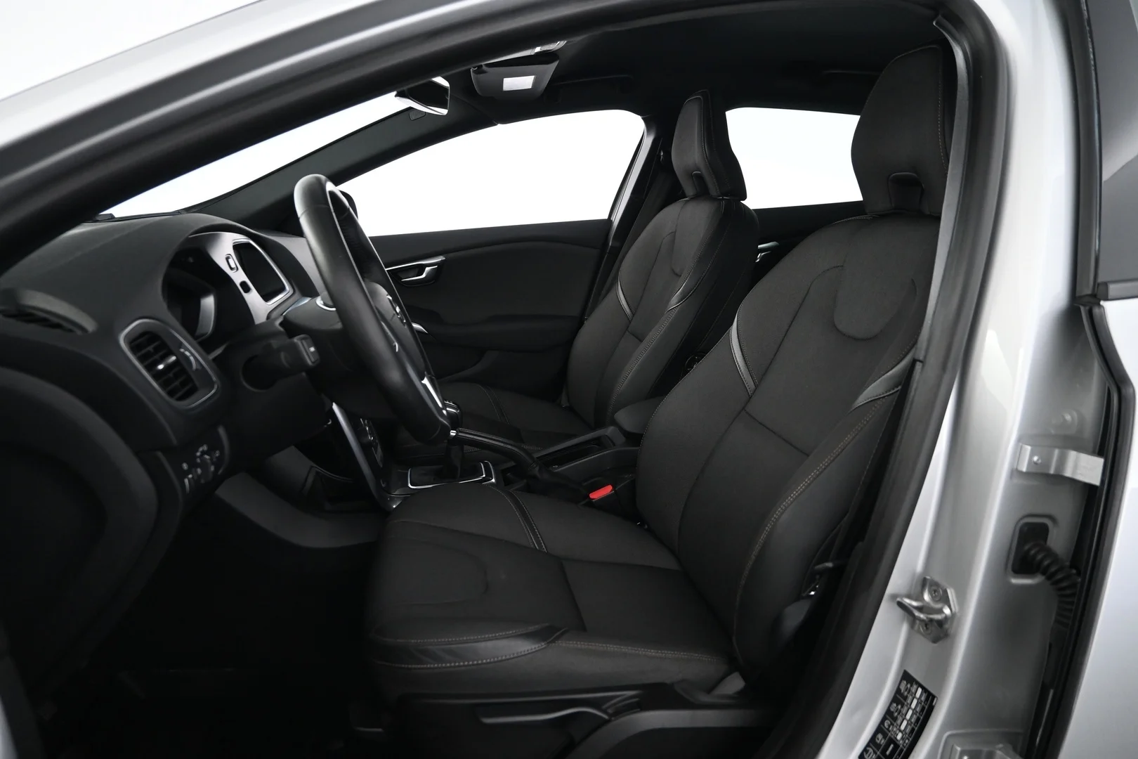 Car Image - K0ThCcFakw1bvtC0641qJ
