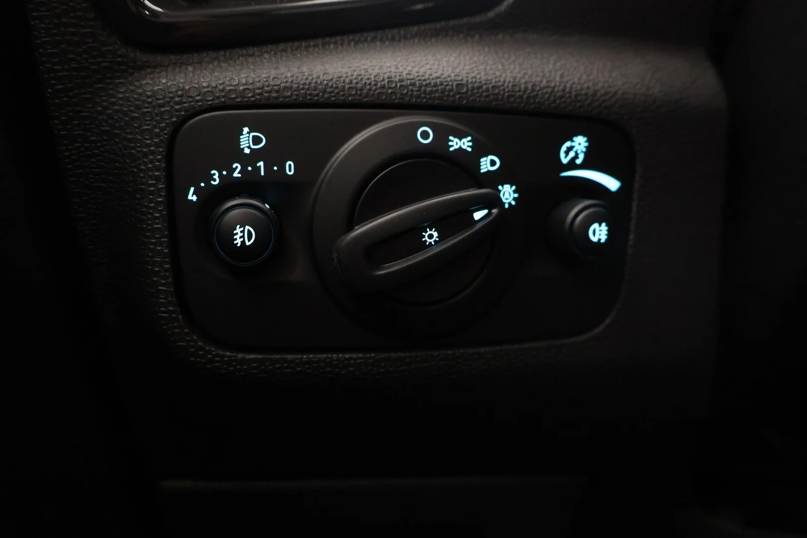 Car Image - 354Cvetk2cf1q7X539mDZb