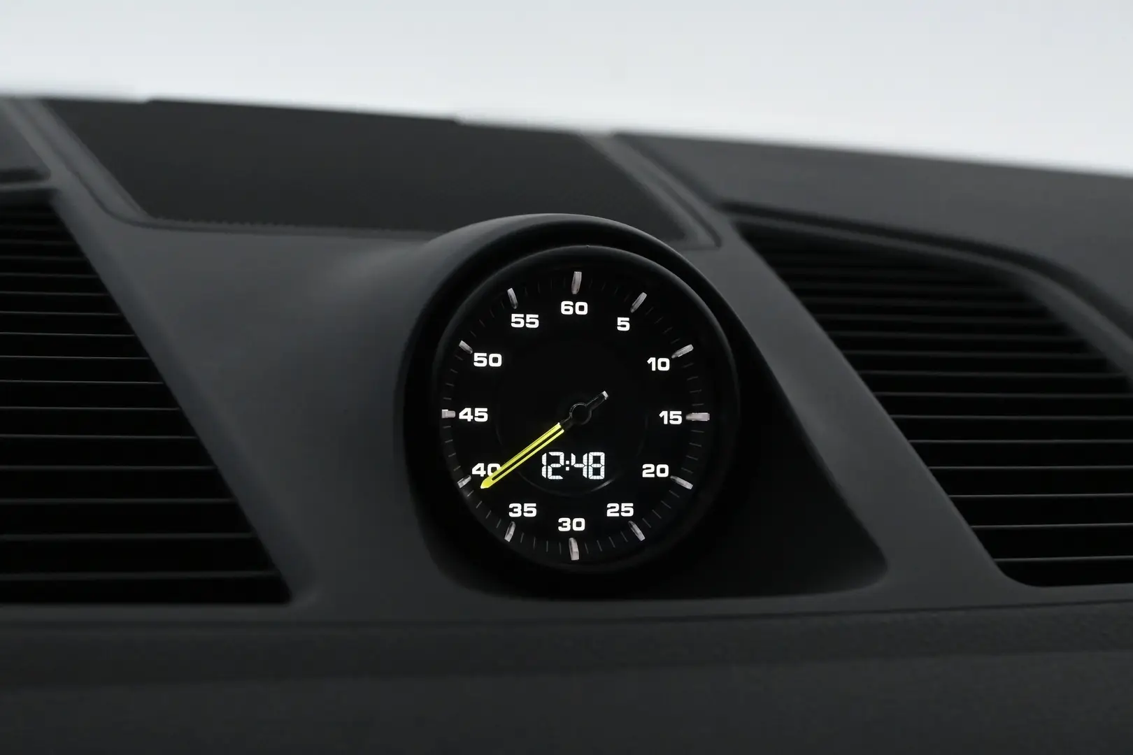 Car Image - 3AFkhPA6BWbNR0MGsWlOcd