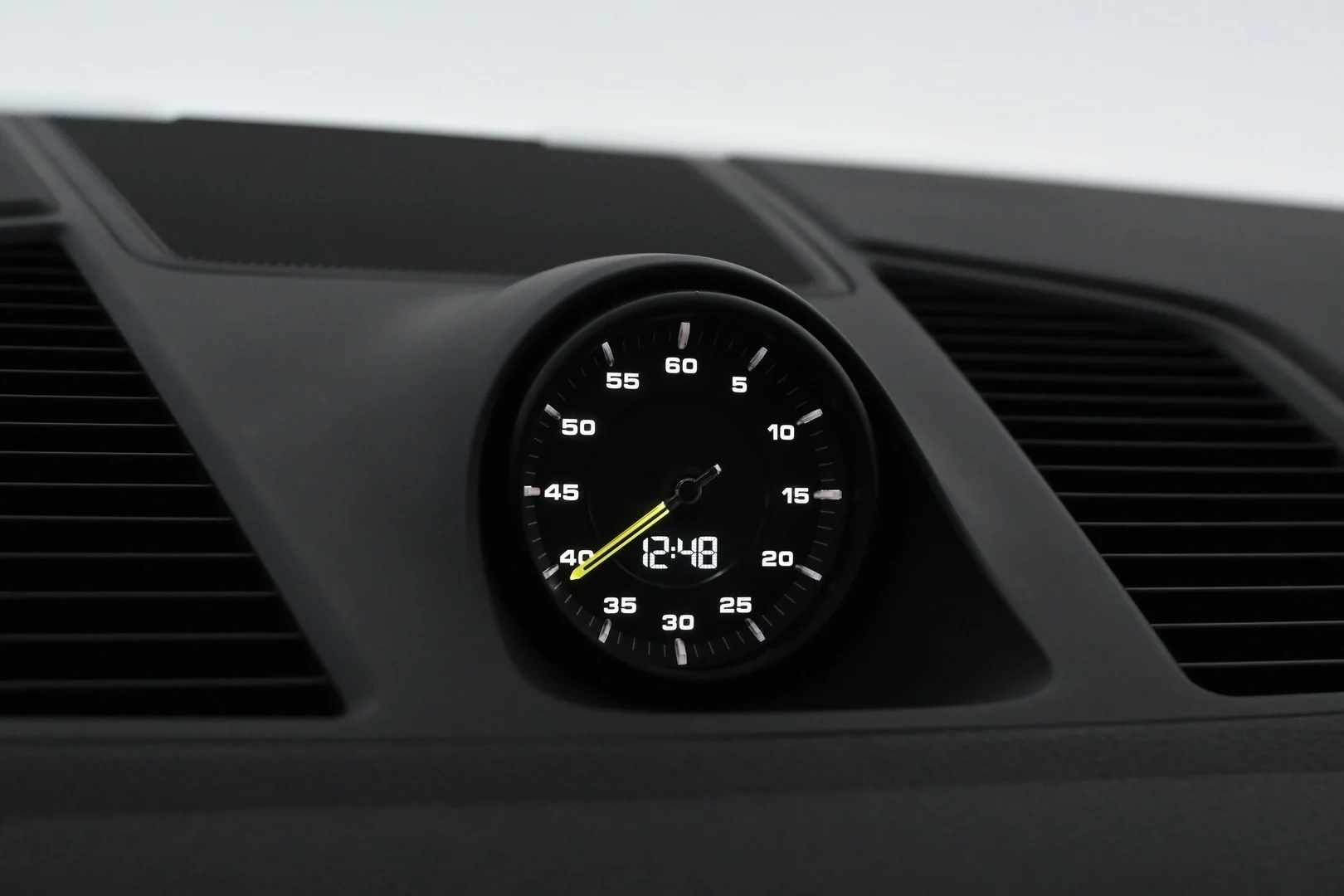 Car Image - 3AFkhPA6BWbNR0MGsWlOcd