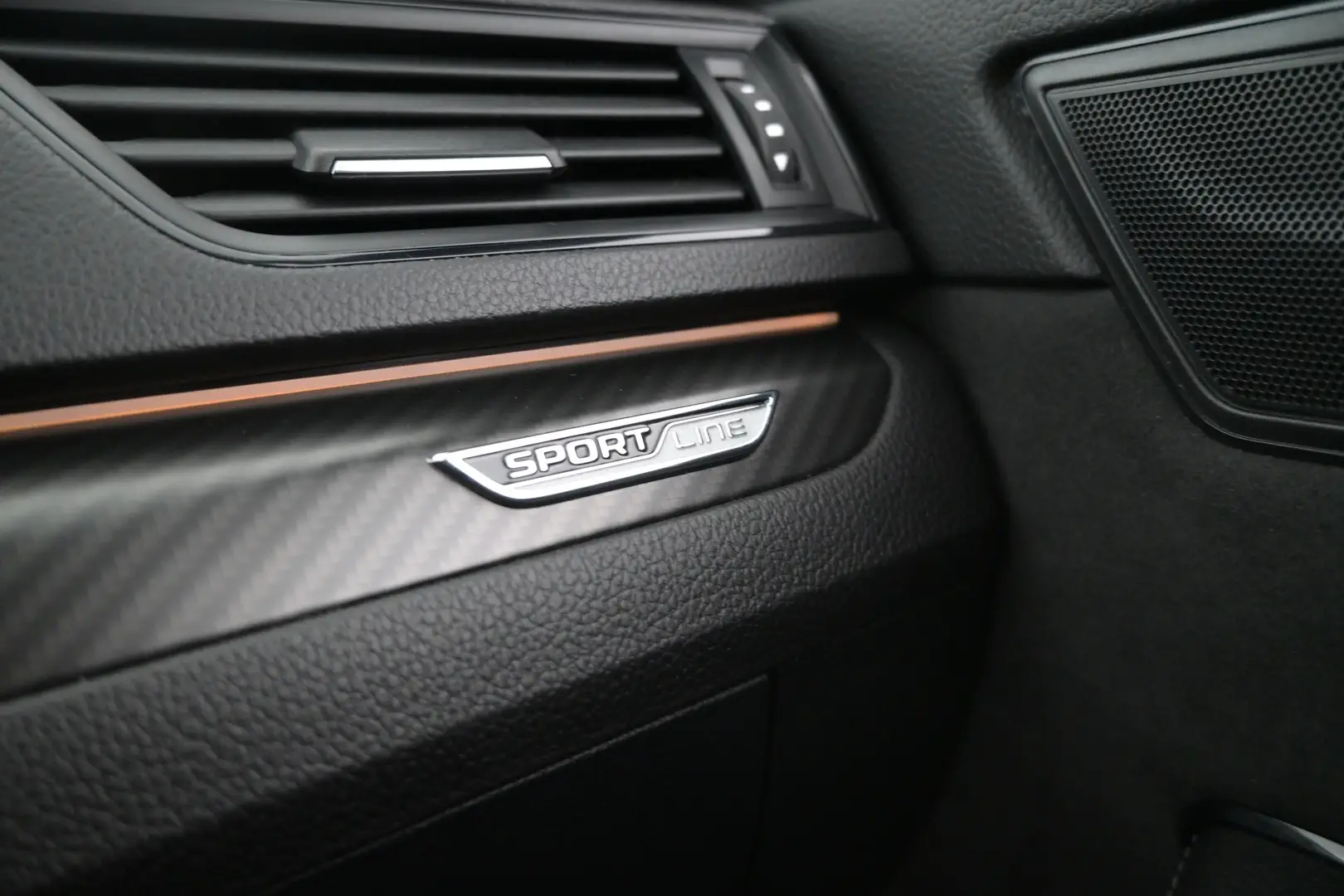 Car Image - 5P0LnYXkrEtlGct9WYMtRX