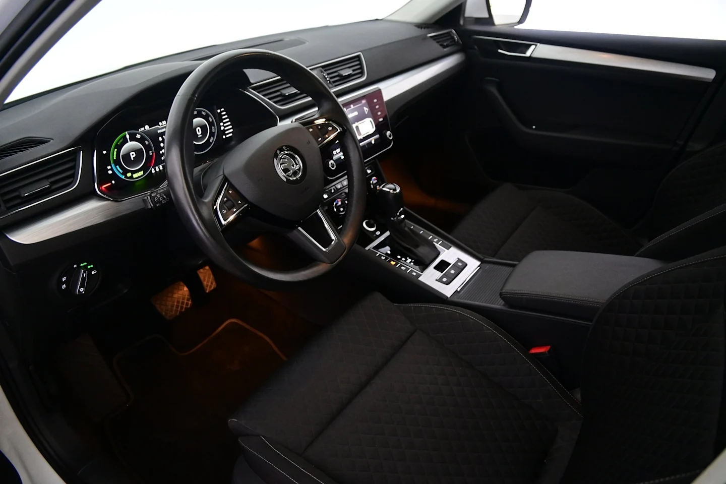 Car Image - 6uTsO0BUR00TU4WR8BXMeA