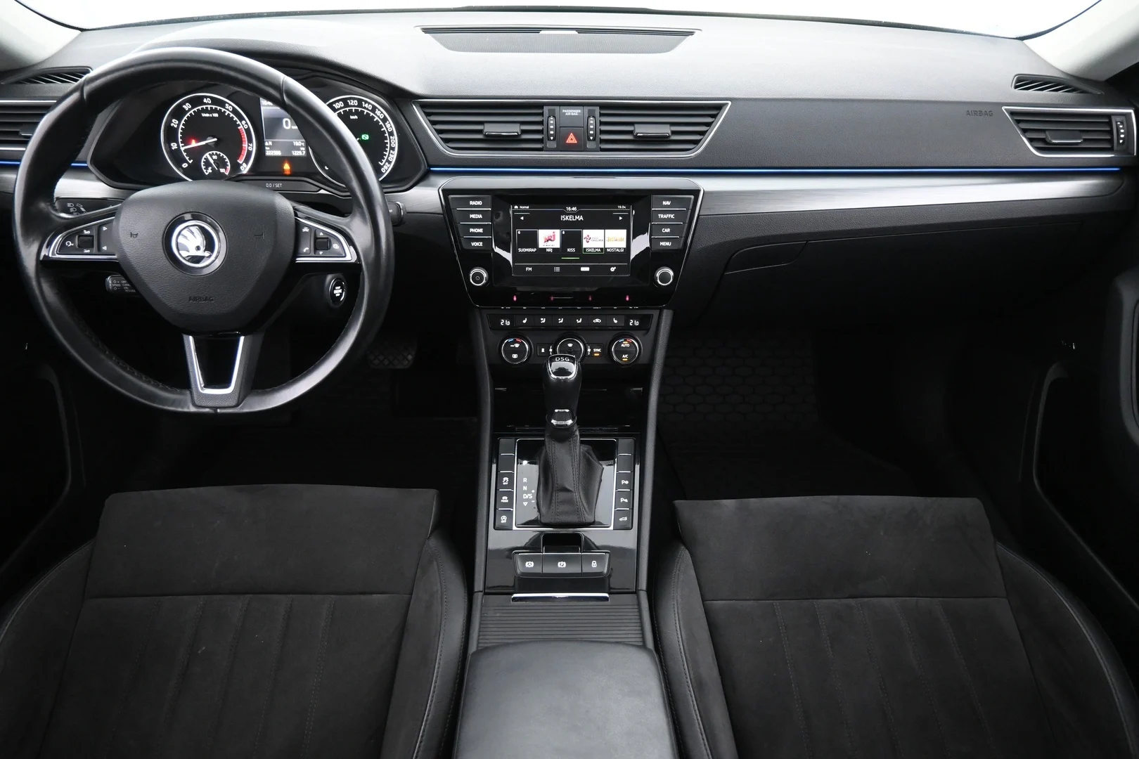 Car Image - gL70p8O1LgRdxLnnQ3AeD