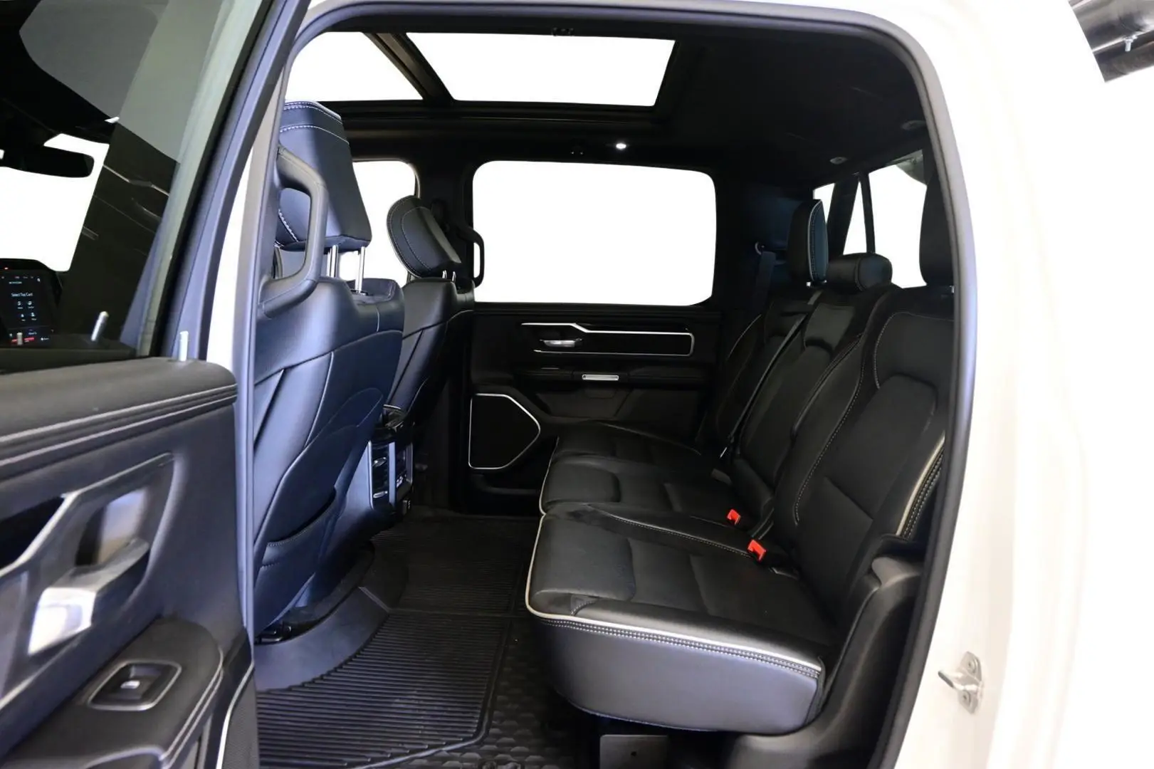 Car Image - 2oEDmYI3U4z6N8g3znNxXC