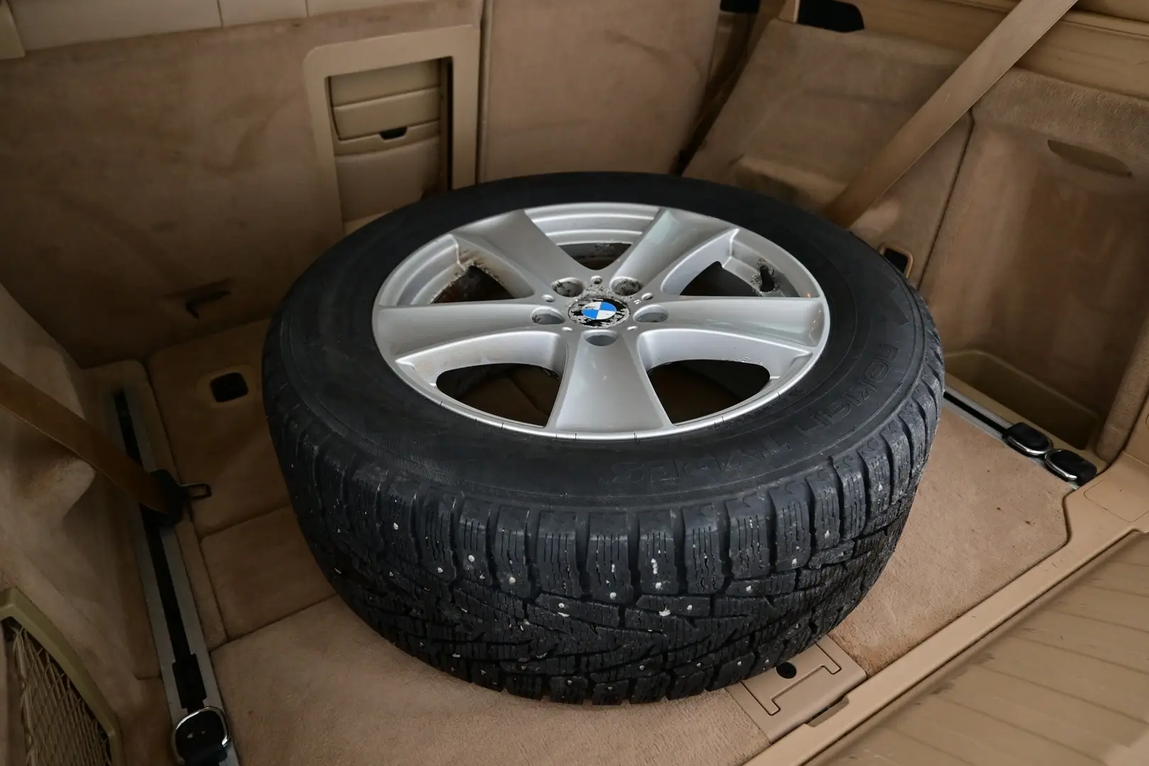 Car Image - 4TYQmdfHynXY8uSVUlIe6P
