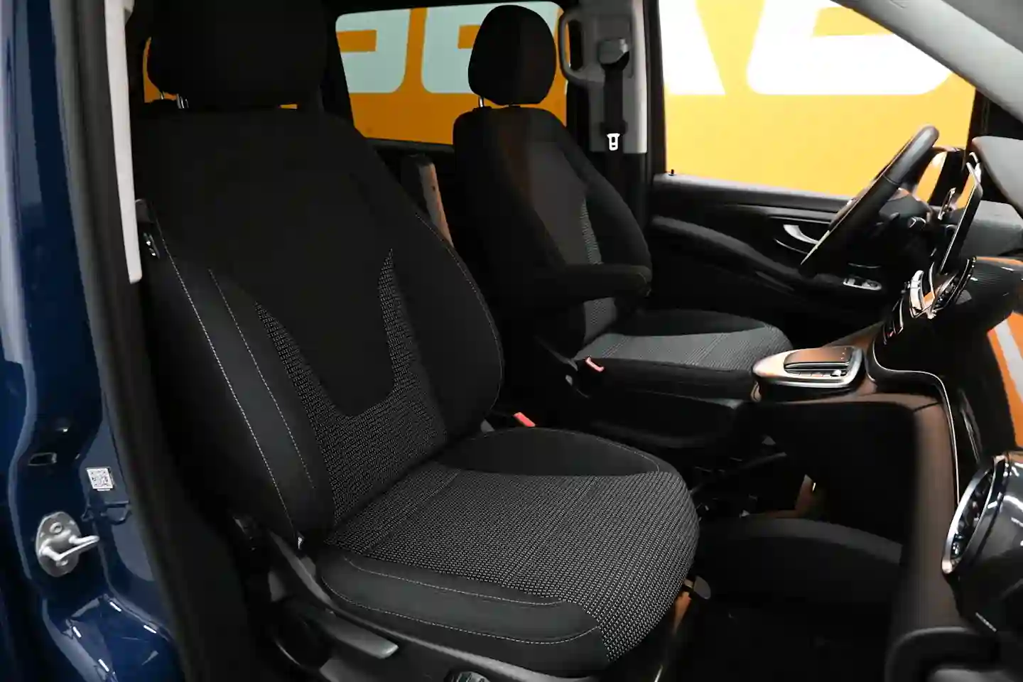 Car Image - 4AJ2YsnEz0D4Itj73zLLaO