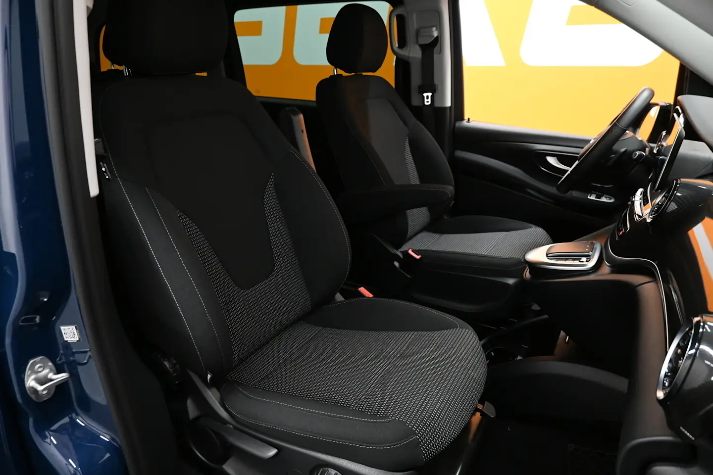 Car Image - 4AJ2YsnEz0D4Itj73zLLaO