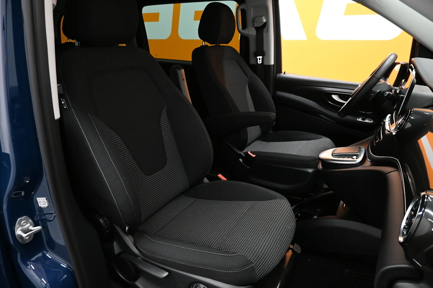 Car Image - 4AJ2YsnEz0D4Itj73zLLaO