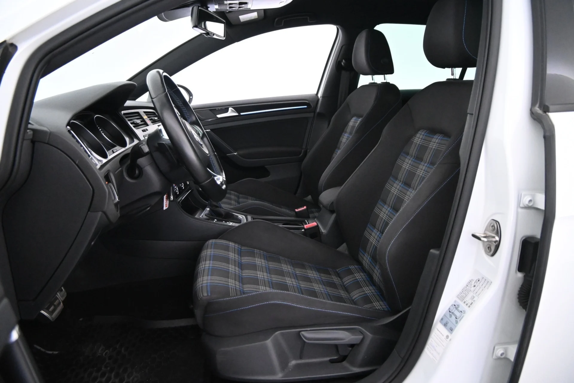 Car Image - 4Ee8yIp8GJ6hFmAie30tKy