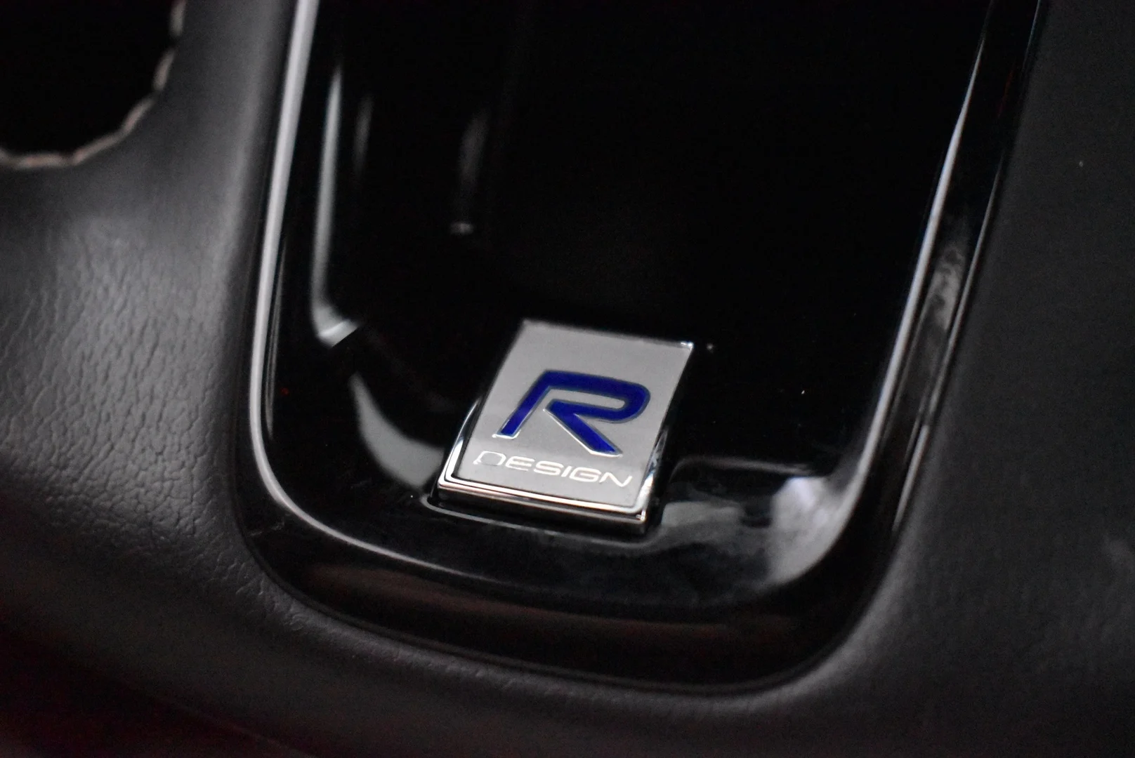 Car Image - 5pbksEAtCyykcRglaLF0bL