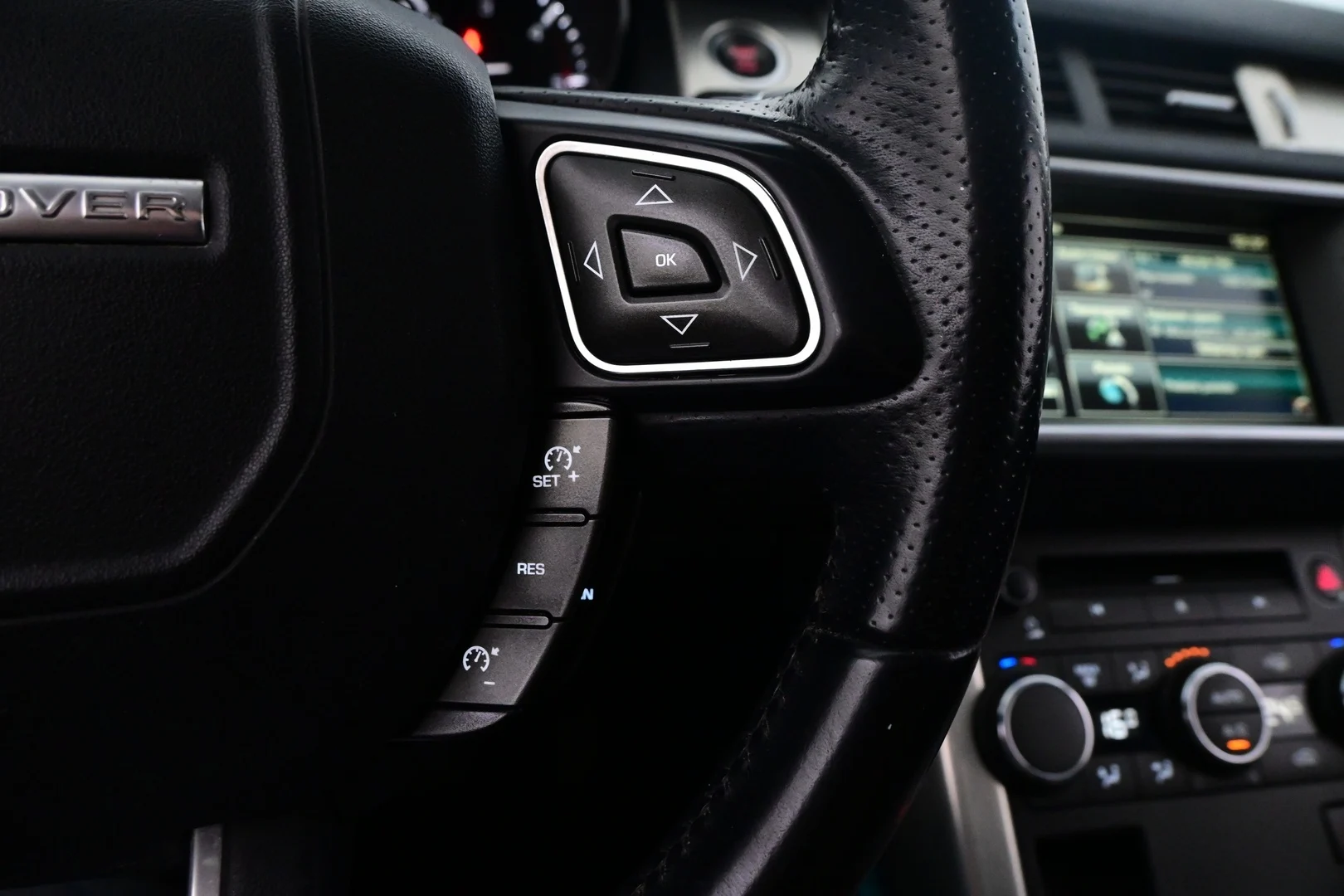 Car Image - 1mEab8oC9X64CwOmq8rwDN
