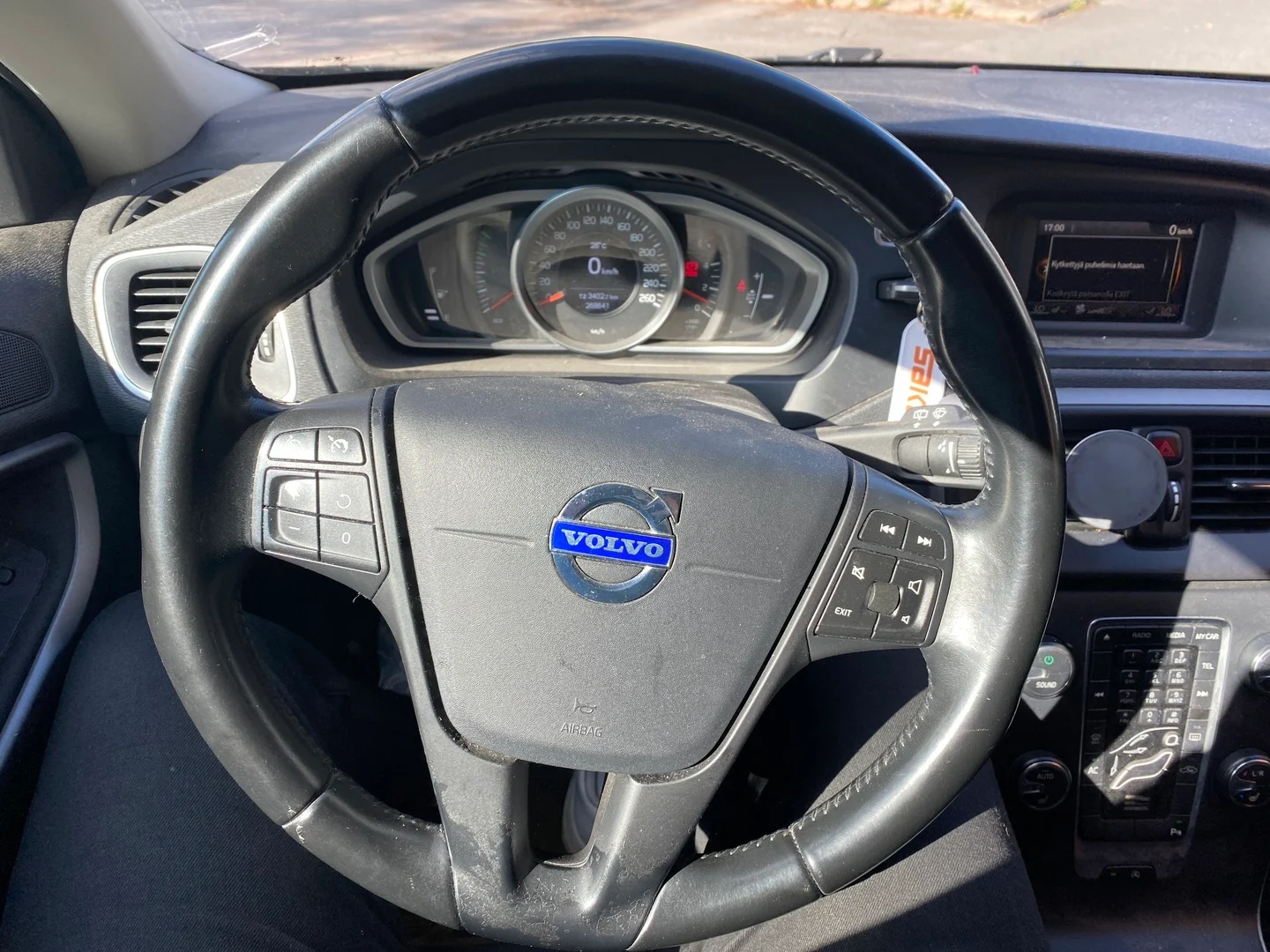 Car Image - 6W6KbuzUeoZghQhEvRnjEL