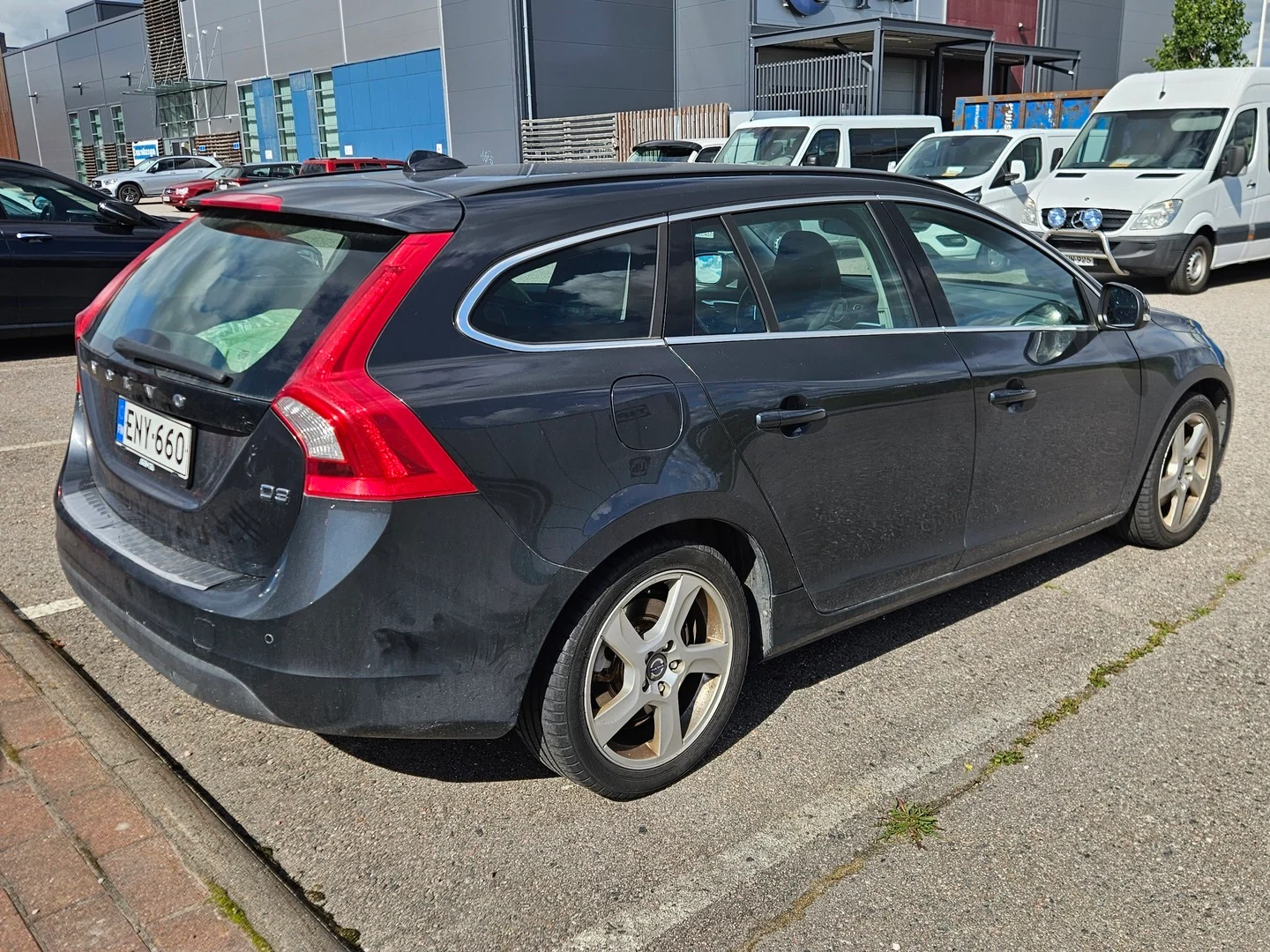 Car Image - 2NlaXVqIlGsl8j5HIYV1xn