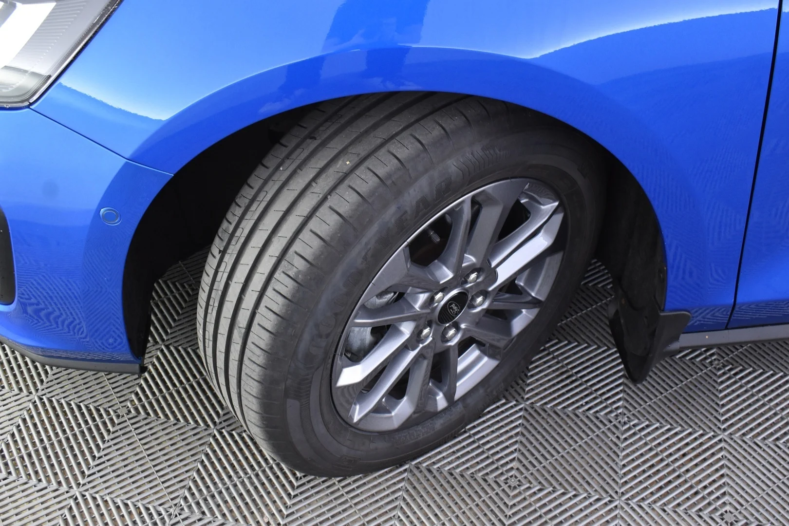 Car Image - 301KN6QTfE9FhkGF4NIpoF