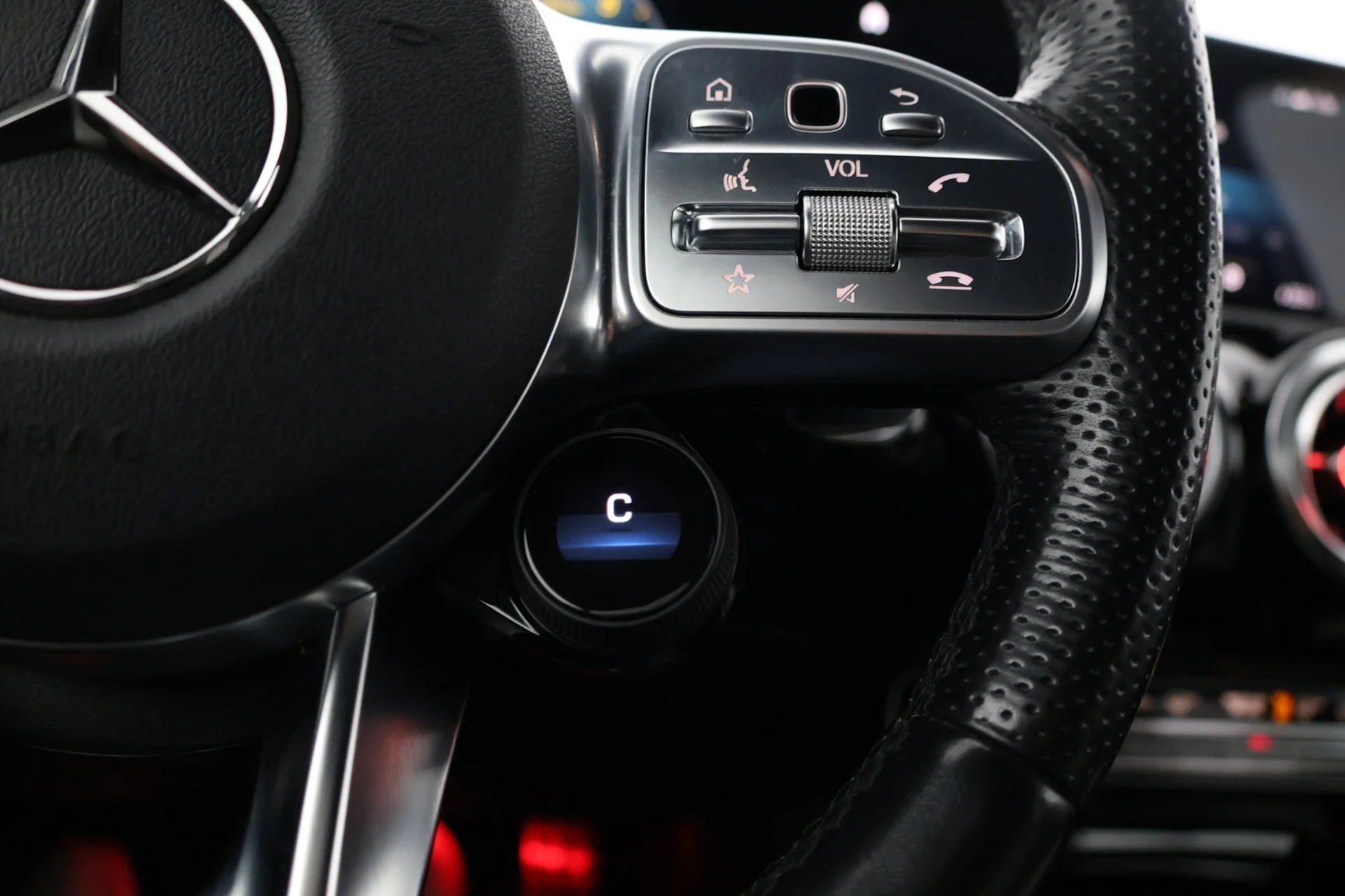 Car Image - 4t8BaXmADKK4dygrDnIgSL