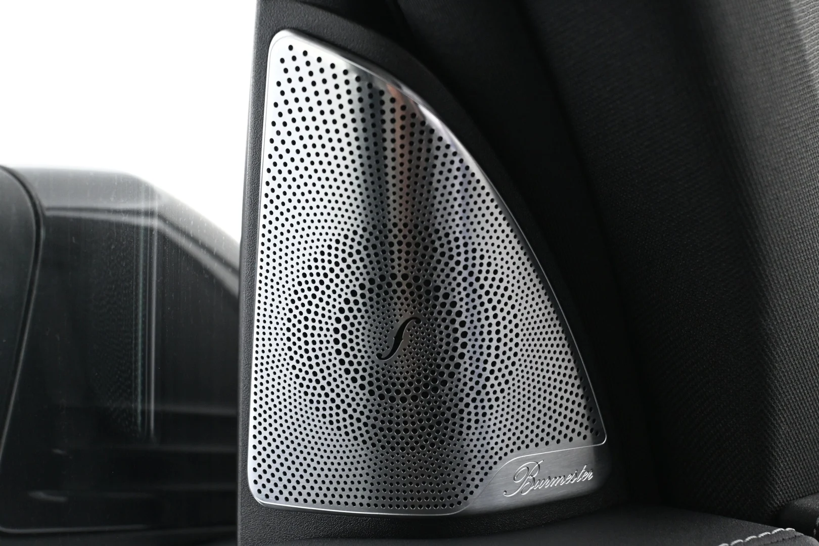 Car Image - 2fxJOLmULO1ky4051dcoph