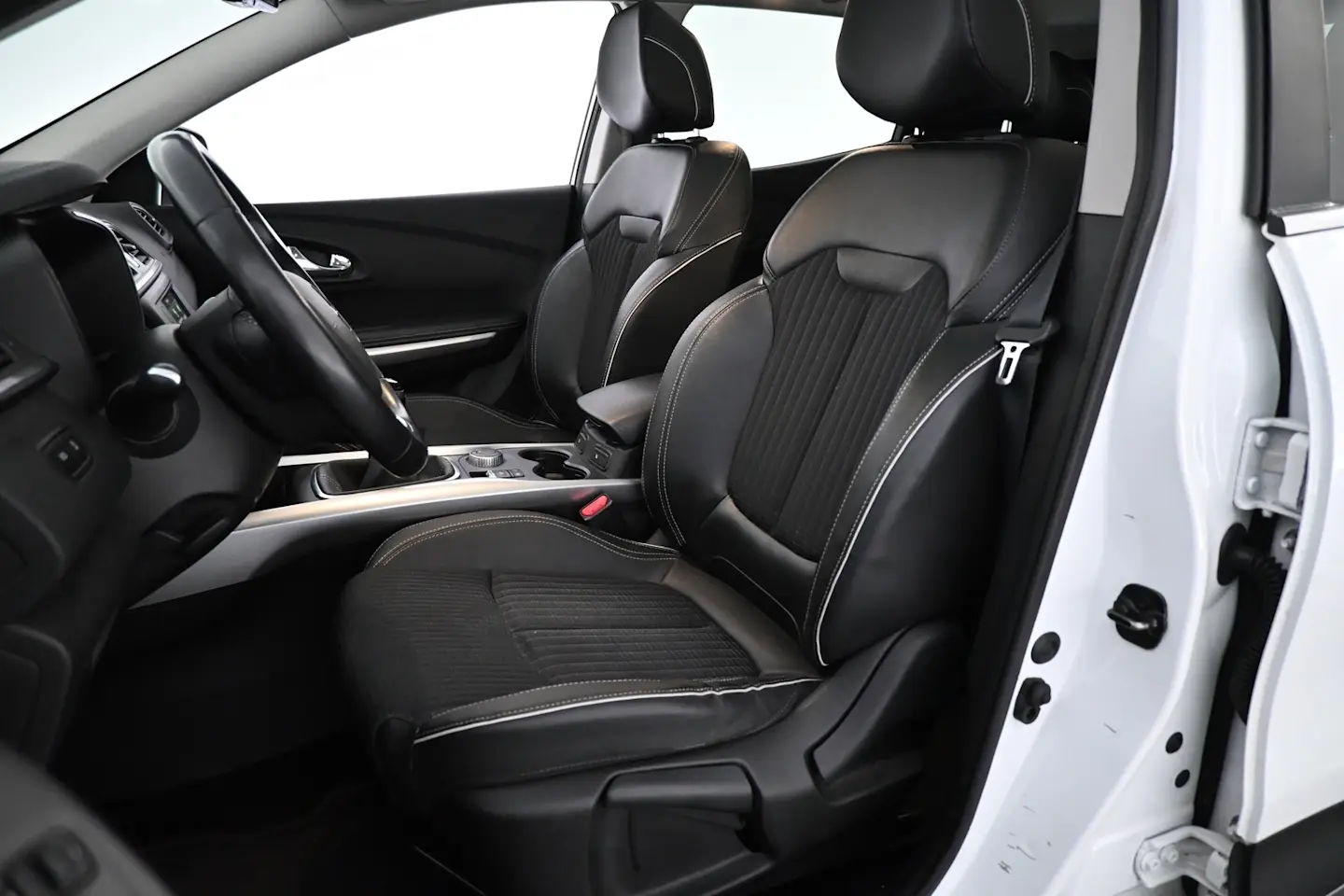 Car Image - 4XqsWYeUMPzzaAD6Cr1piC