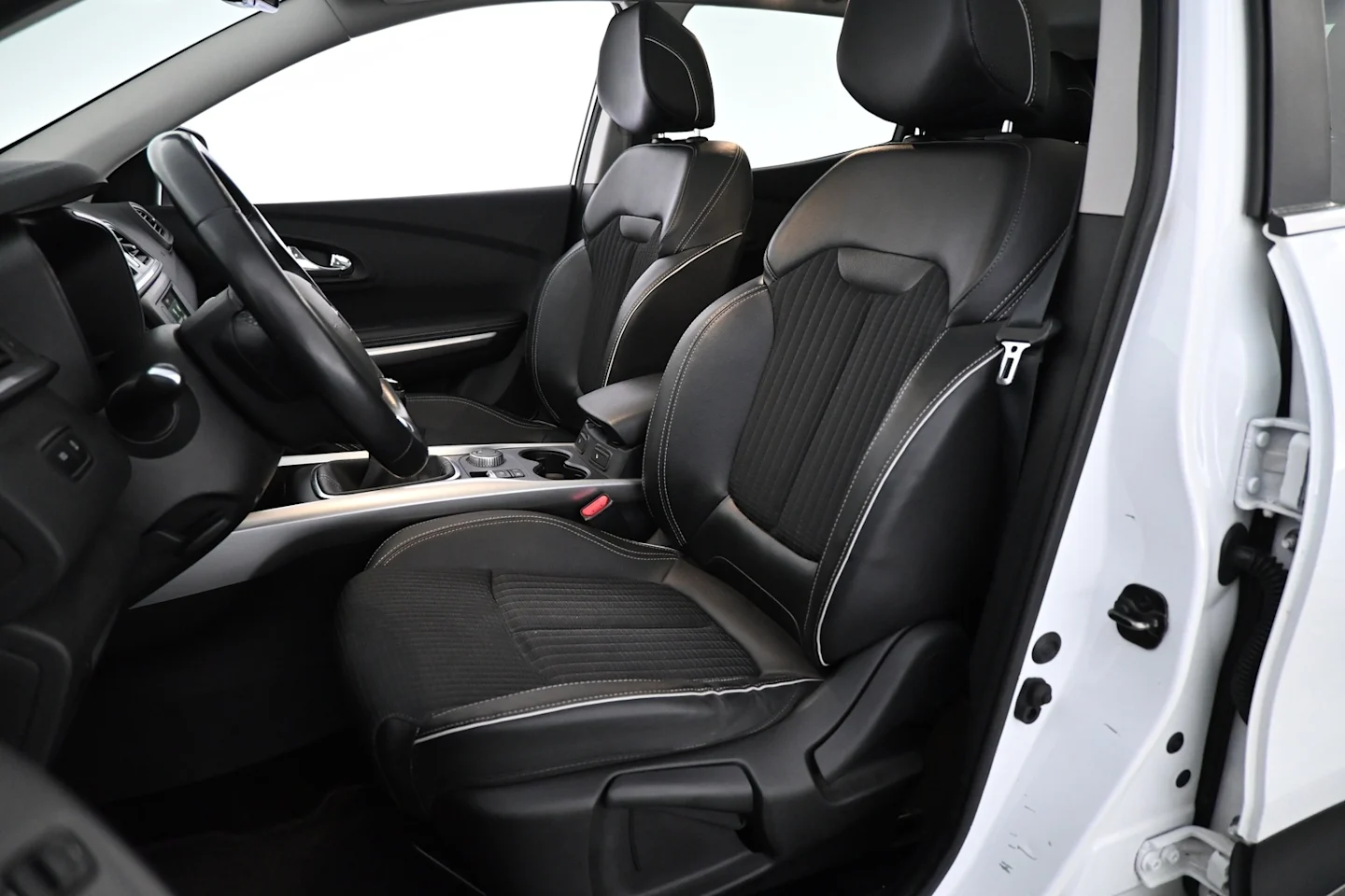 Car Image - 4XqsWYeUMPzzaAD6Cr1piC