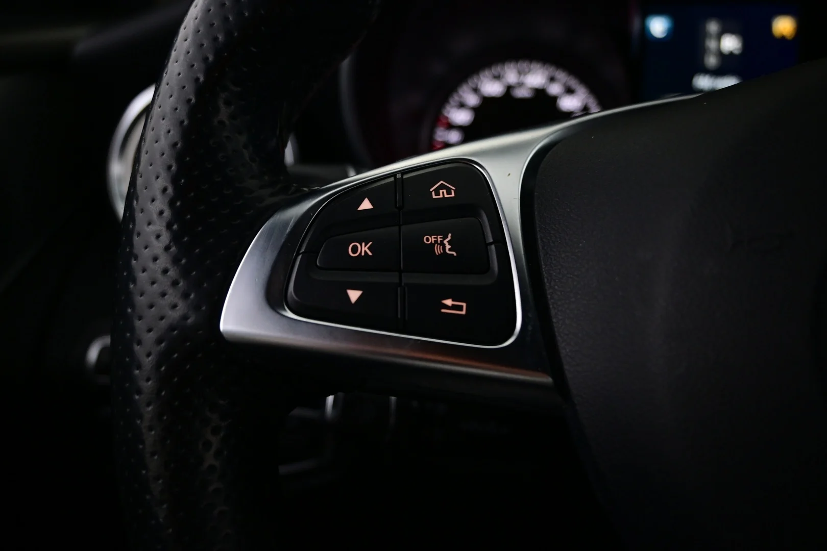 Car Image - 7gIsmEf8VJzSLnhzWmwxeb