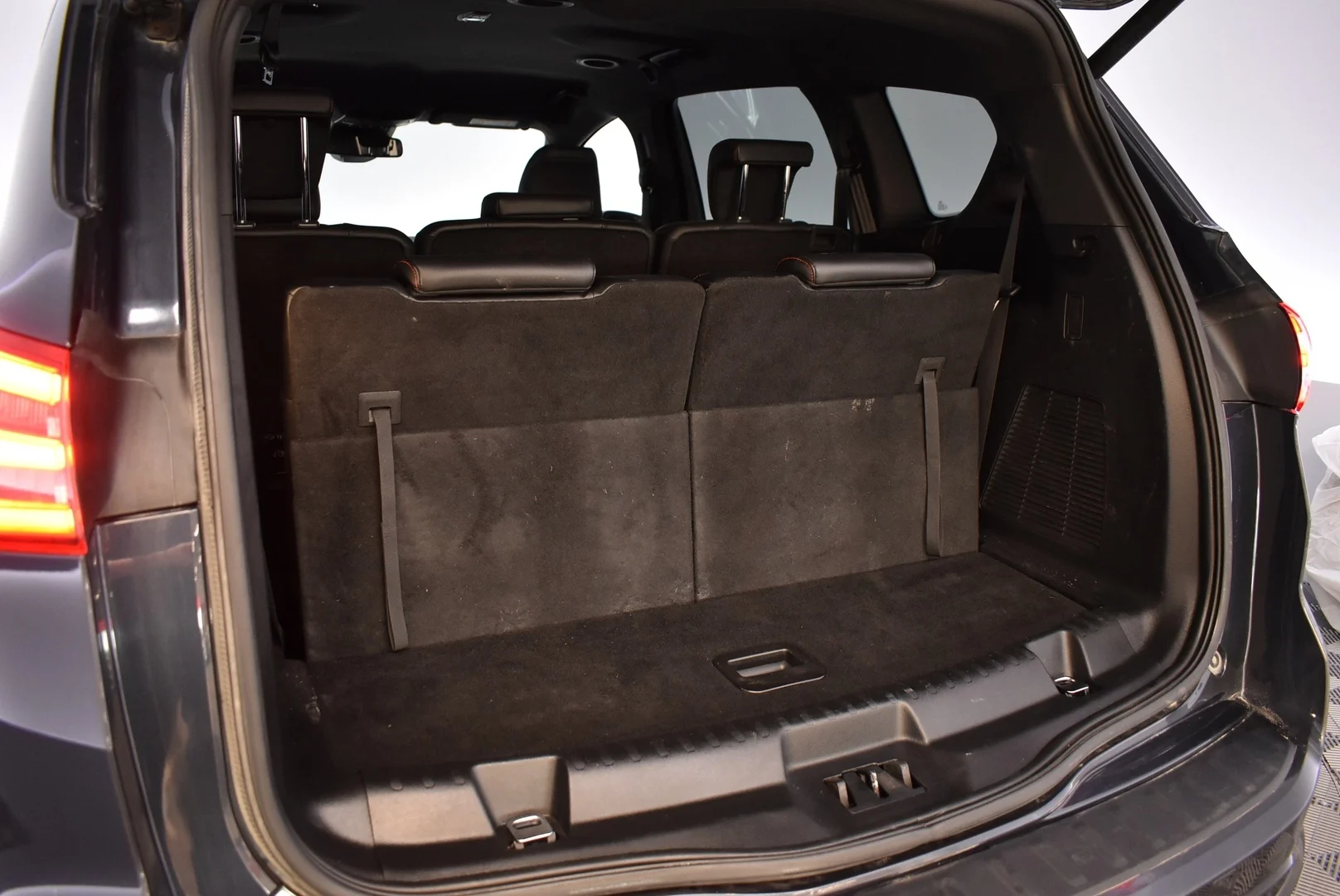 Car Image - 635k16mOJ75XbGxWn83XzE