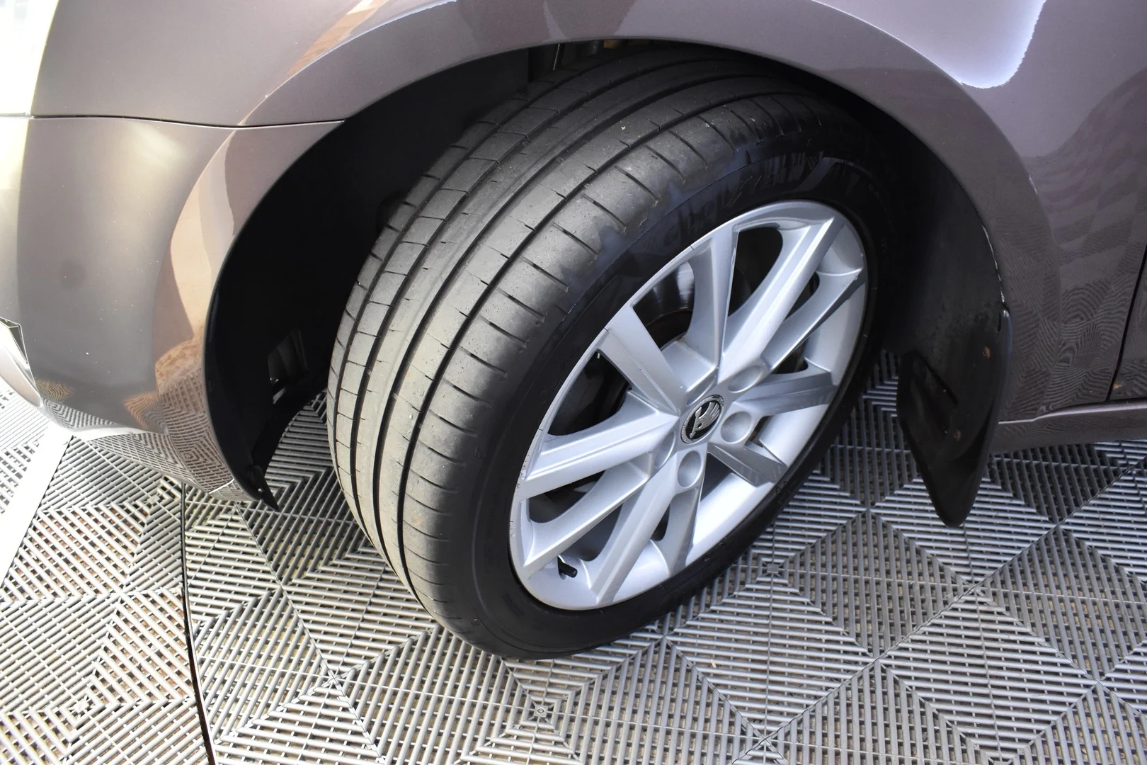 Car Image - 71rlHXCJxe74cogzSJjV7R