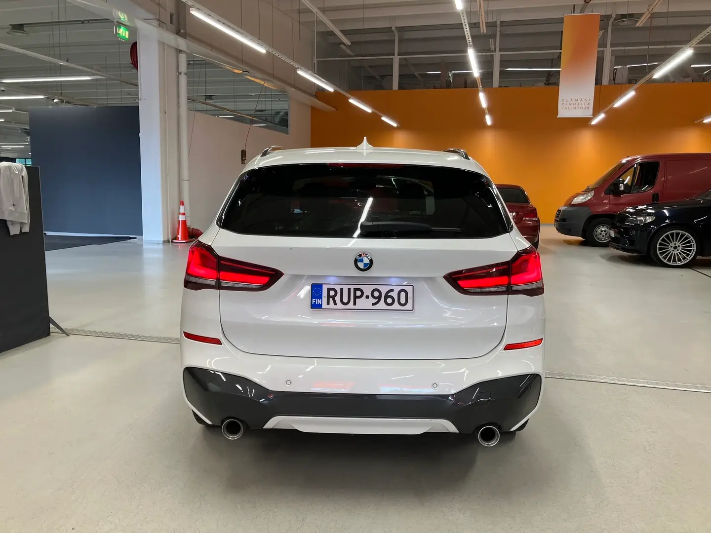 Car Image - 4s9v6Lw58wbQhU9aVJ6O60