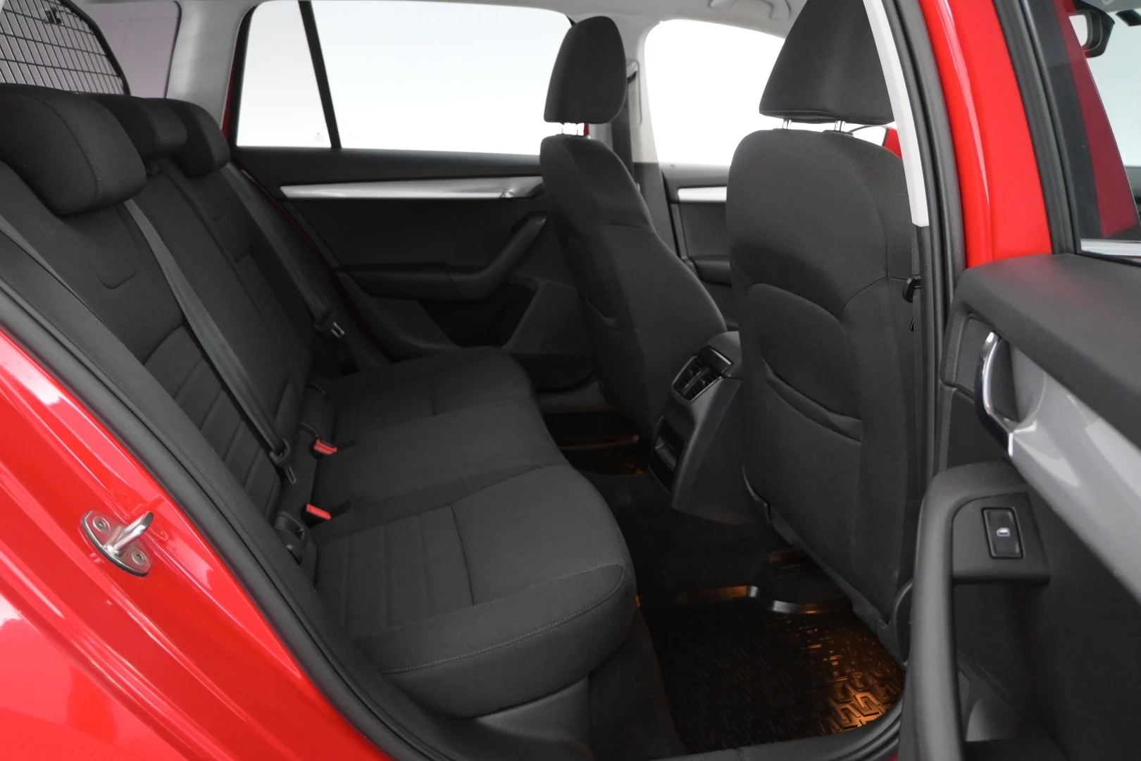 Car Image - 5mlmBiTQBEoBifChKdsZTo