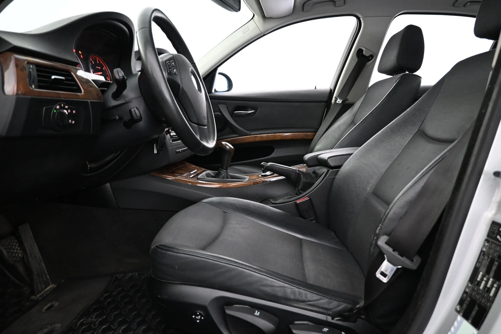 Car Image - 5aQrmACu9DiSFlFJOfBXc7