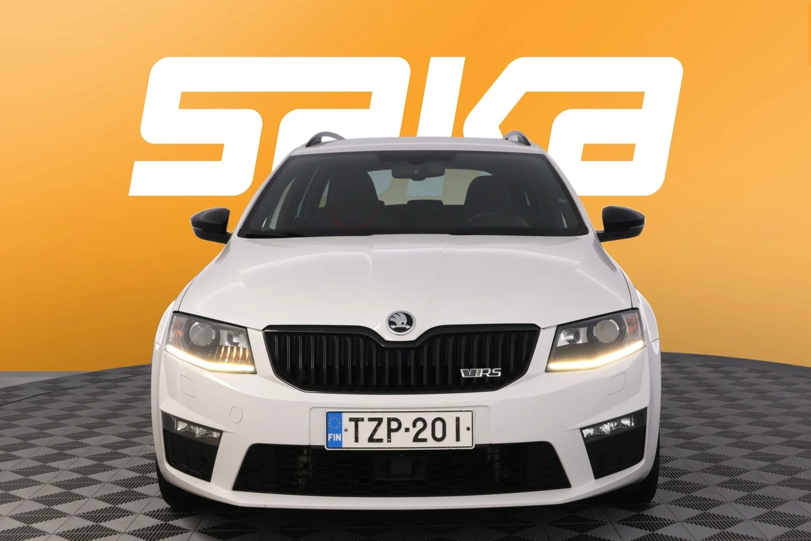 Car Image - dXYF3UzpEi1I6avoTLxot