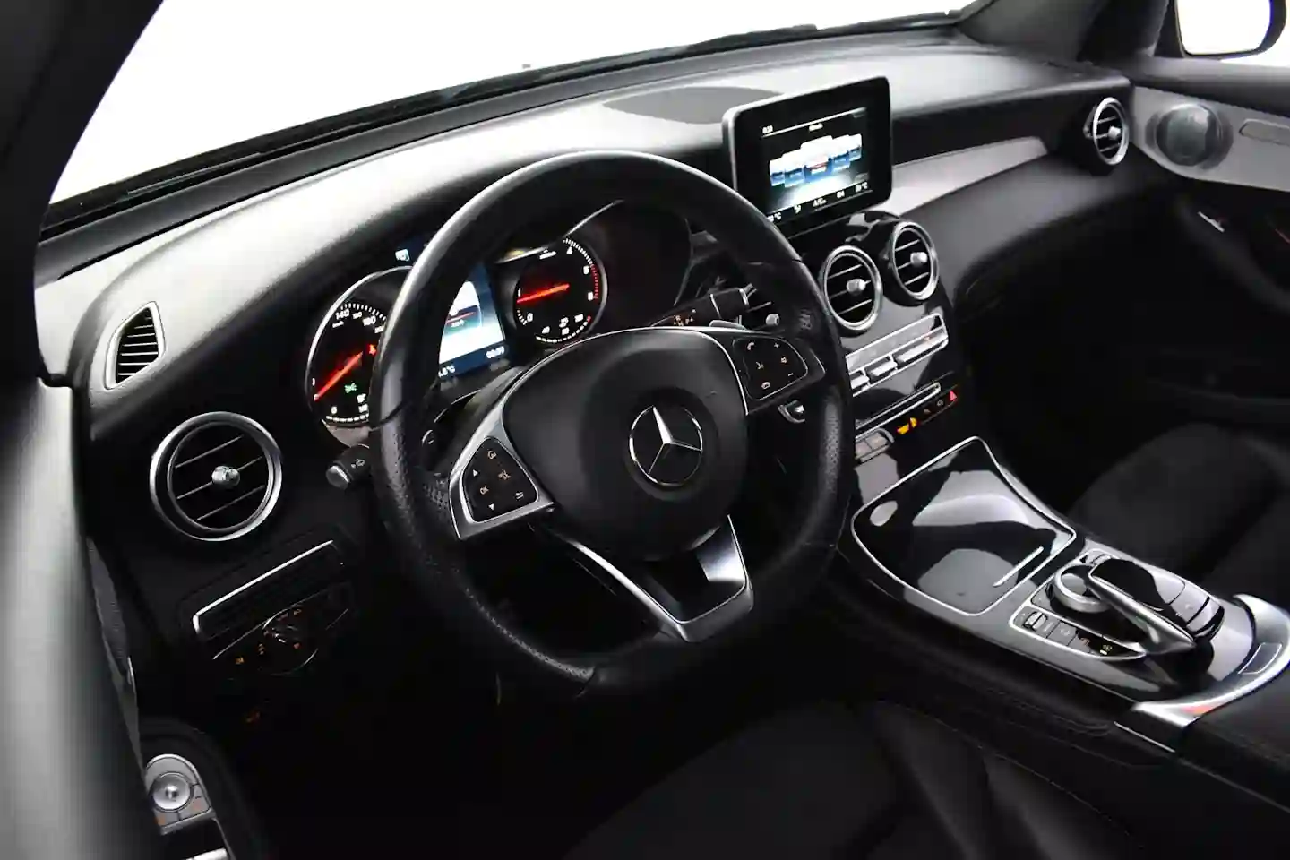 Car Image - RLCnEQRn3Cz2TgY39MSnq